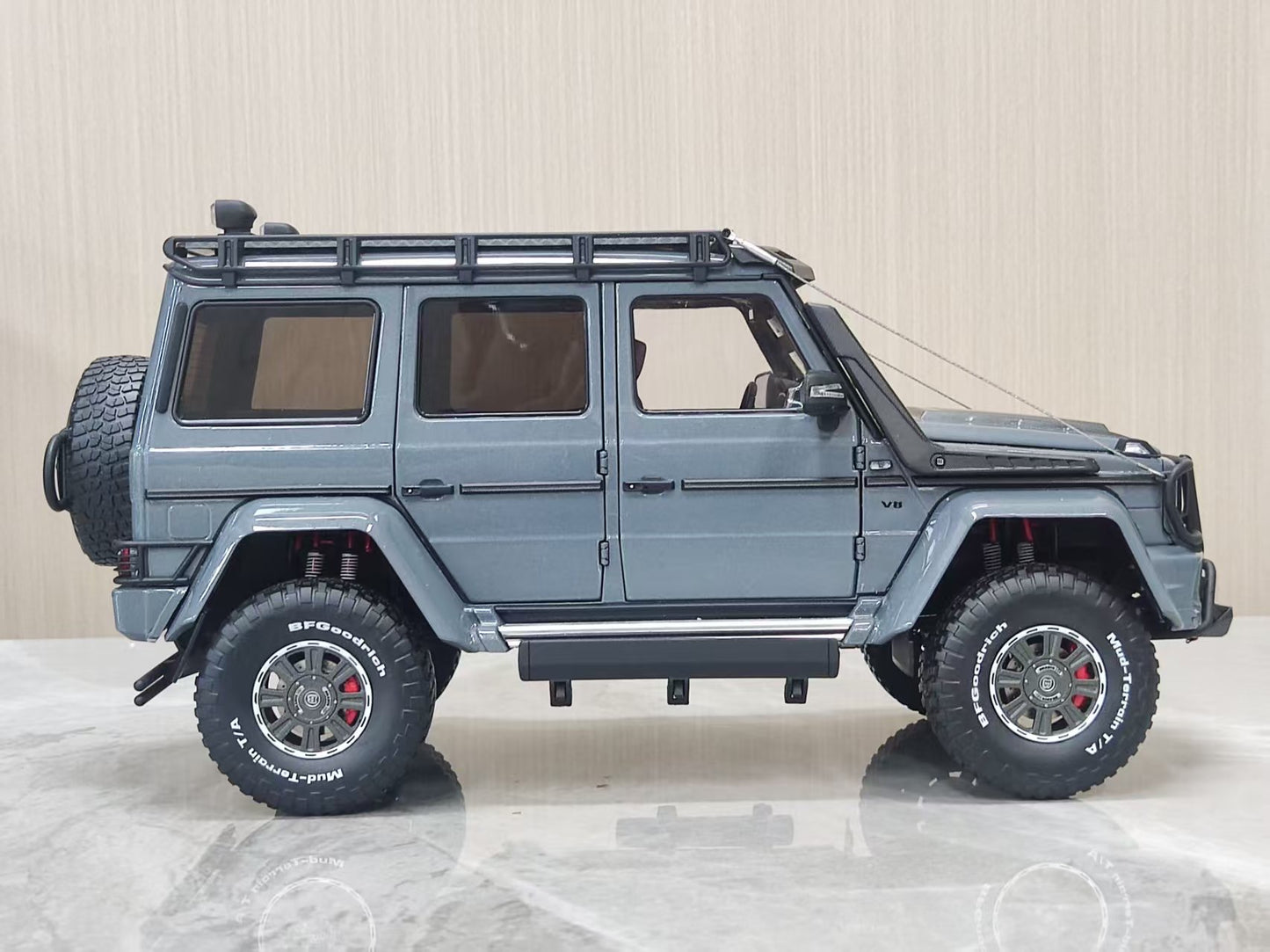 Almost Real 1:18 Brabus 4x4 – Metallic Grey (AR028)
