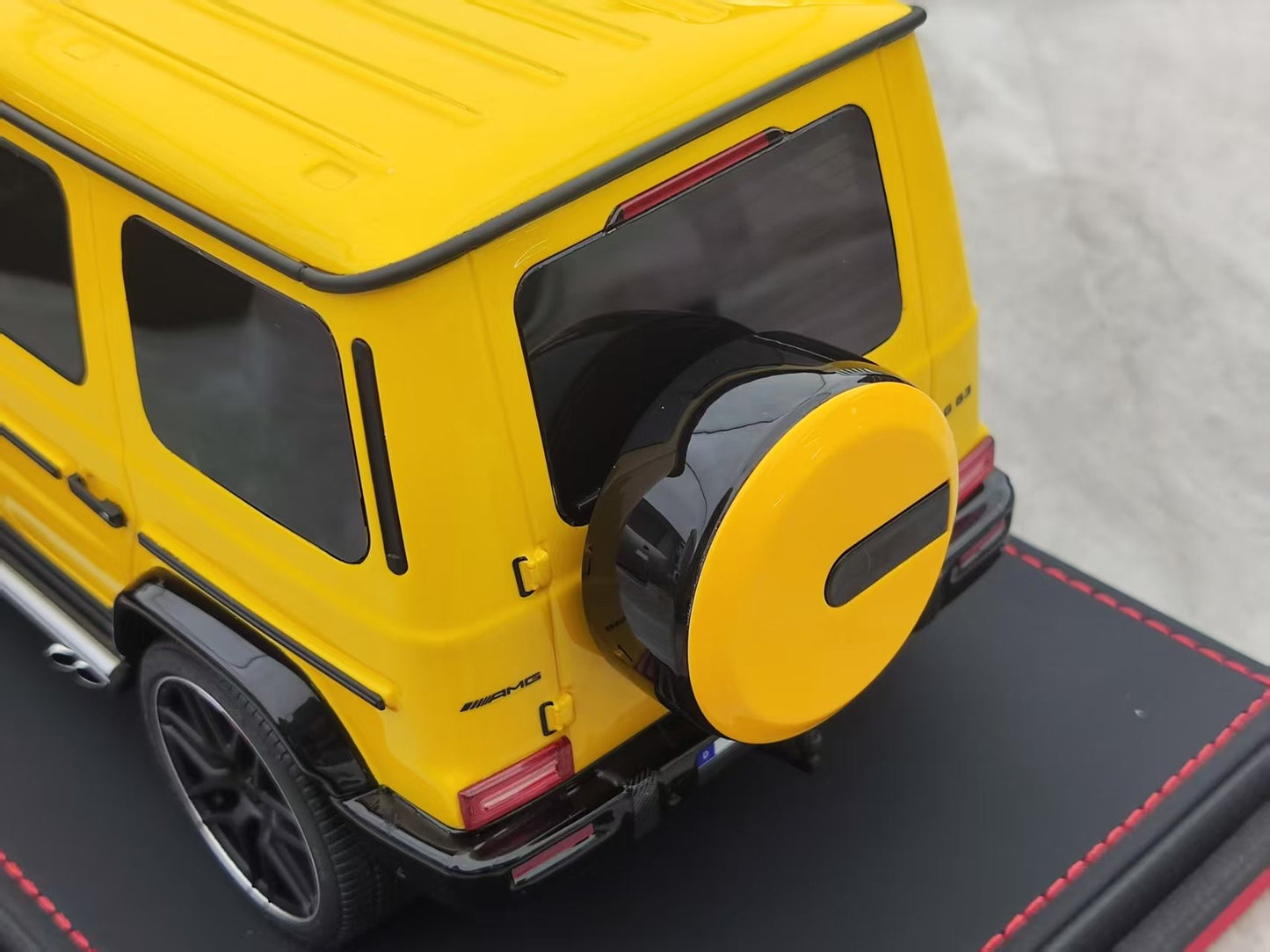 BBA MODEL 1/18 Mercedes-Benz G63 AMG Yellow Model Car BBA027