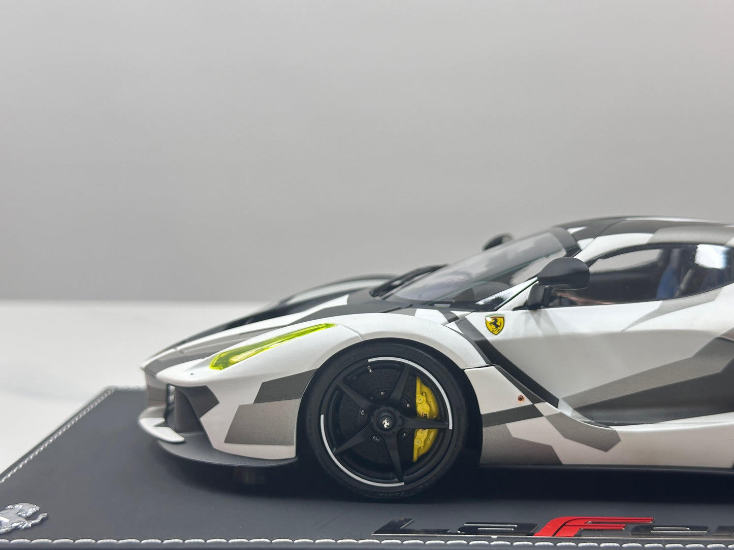 BBR 1/18 Ferrari LaFerrari Alloy Full Opening Camouflage Special Color BBR182243DIE