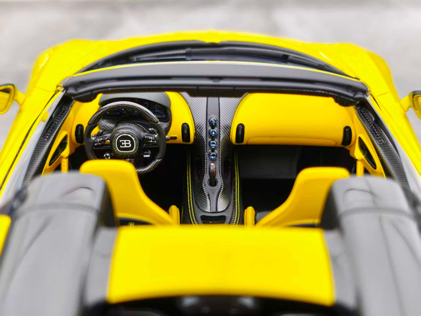 MR 1/18 Bugatti W16 Mistral, Yellow, BUG015B