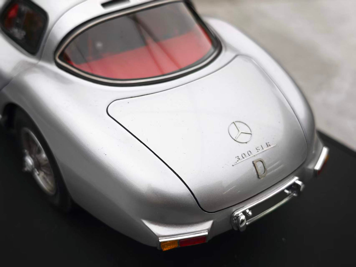 V8 MODEL 1/18 Mercedes 300SLR Silver V8001