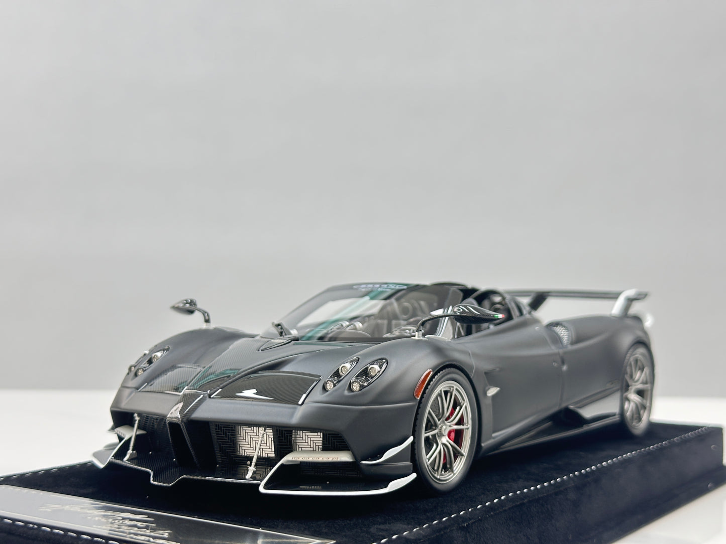 HH Model 1/18 Pagani Huayra Matte Black Carbon HH663