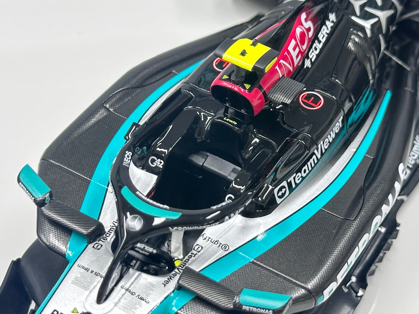 MINICHAMPS 1/18 Mercedes-AMG PETRONAS Formula One Team F1 W15 E Performance (Black & Green Livery) 110242444