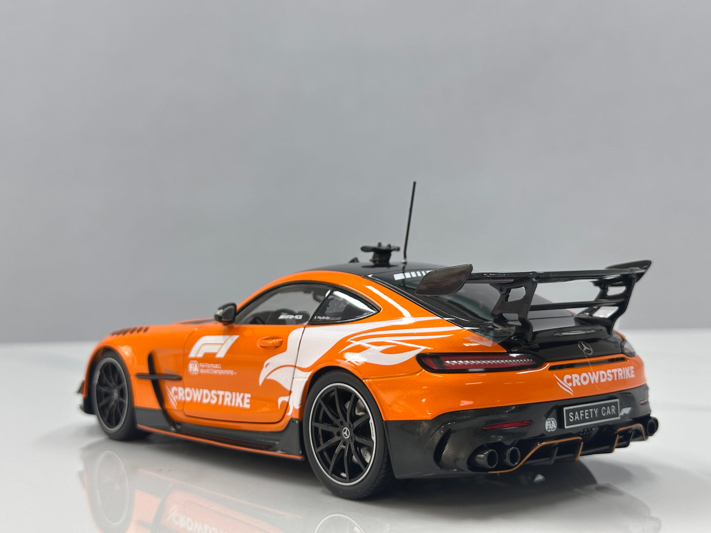 MINICHAMPS 1/18 Mercedes-AMG GT BLACK SERIES SILVERSTONE 2025 Safety Car Orange 110032092