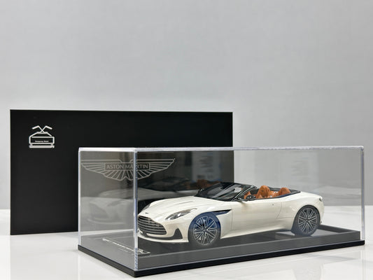 MOTORHELIX 1/18 Aston Martin DB12 Volante (Convertible) - Moonlight White - MH395