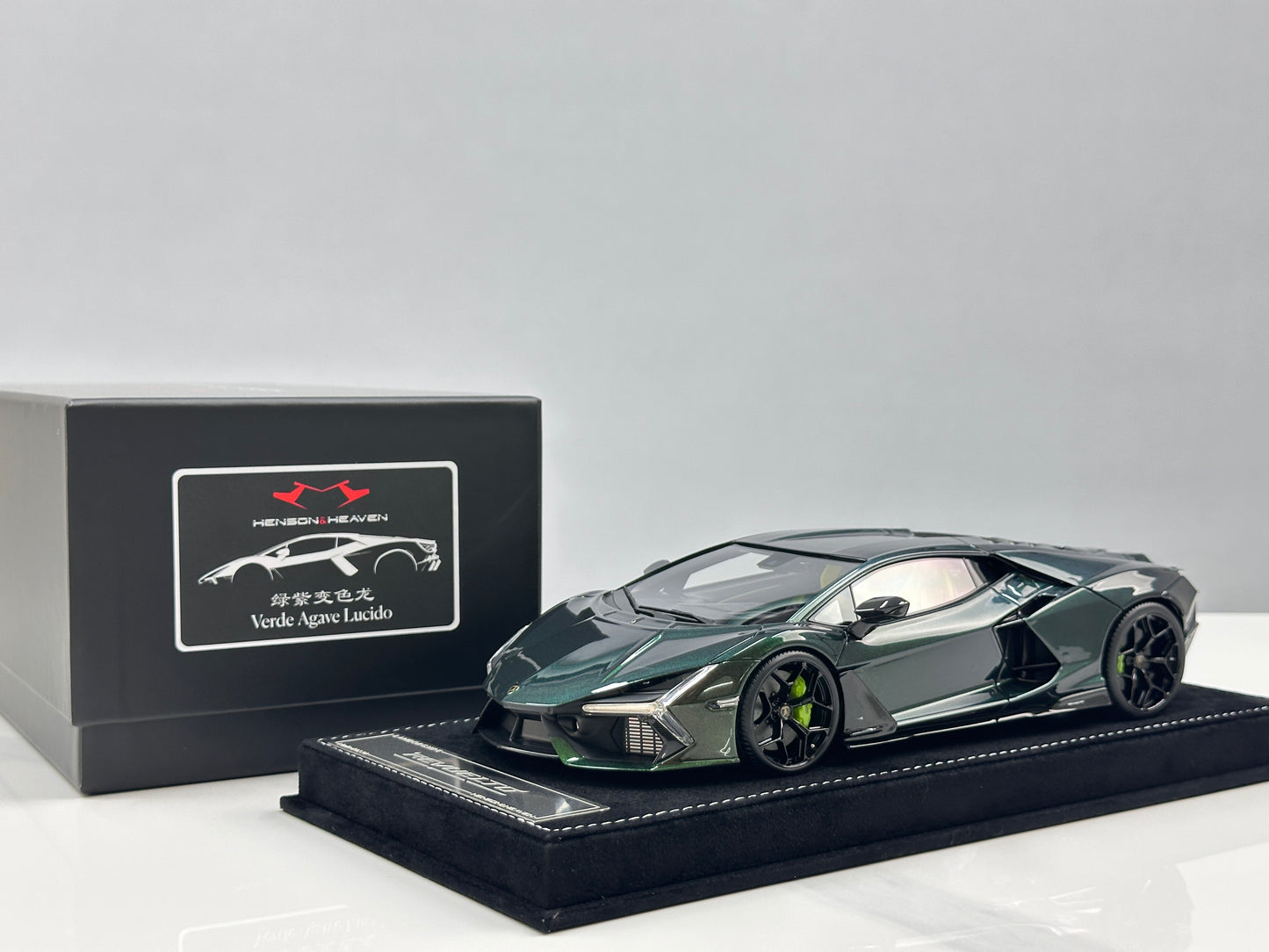 HH Model 1/18 Lamborghini Revuelto Green/Purple Chameleon HH621