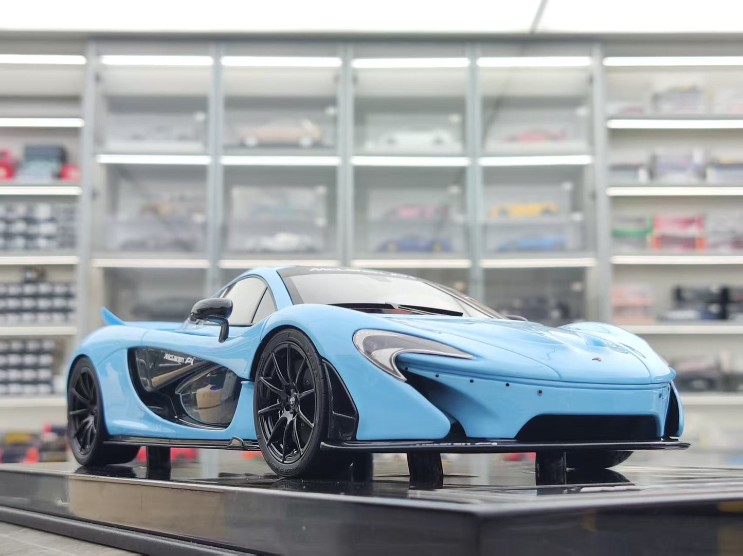 DINOMODEL 1/18 McLaren P1 Carbon Base GULE BLUE DMP006