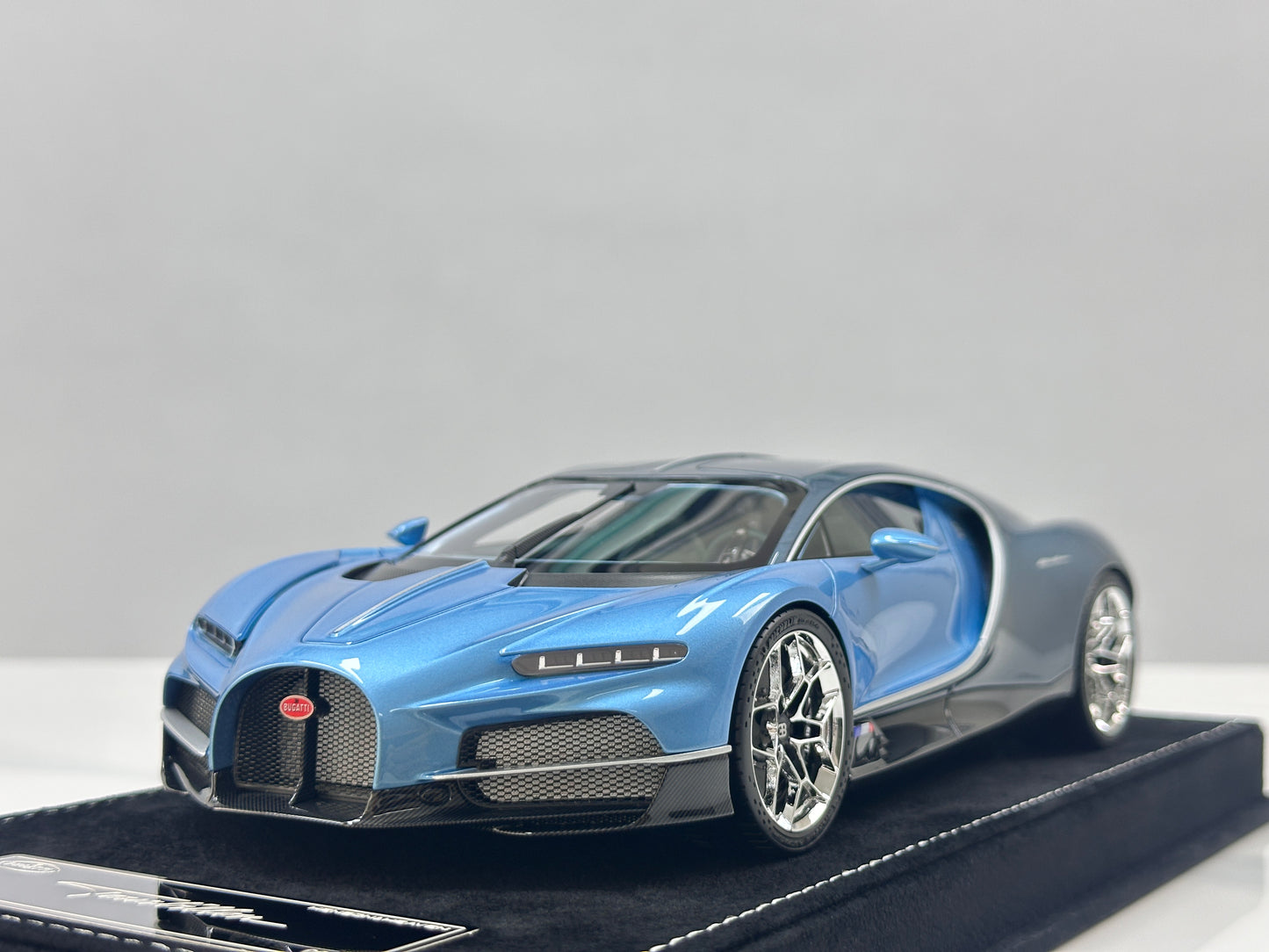 HH MODEL 1/18 Bugatti Tourbillon Release Color HH638