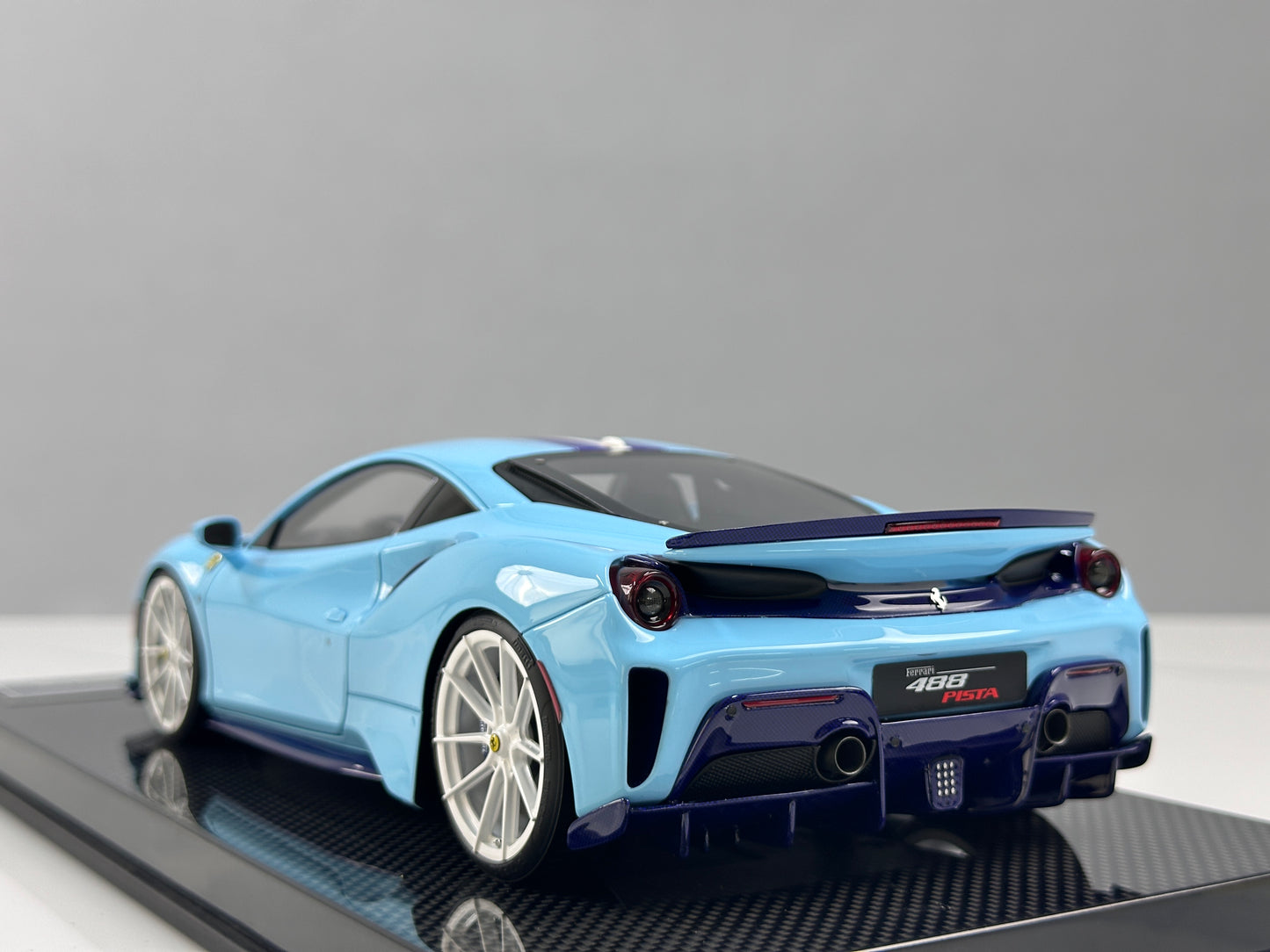 DM Pro 1/18 Ferrari 488pista Resin Fully Opening Baby Blue Simulation Model Car DGP001B