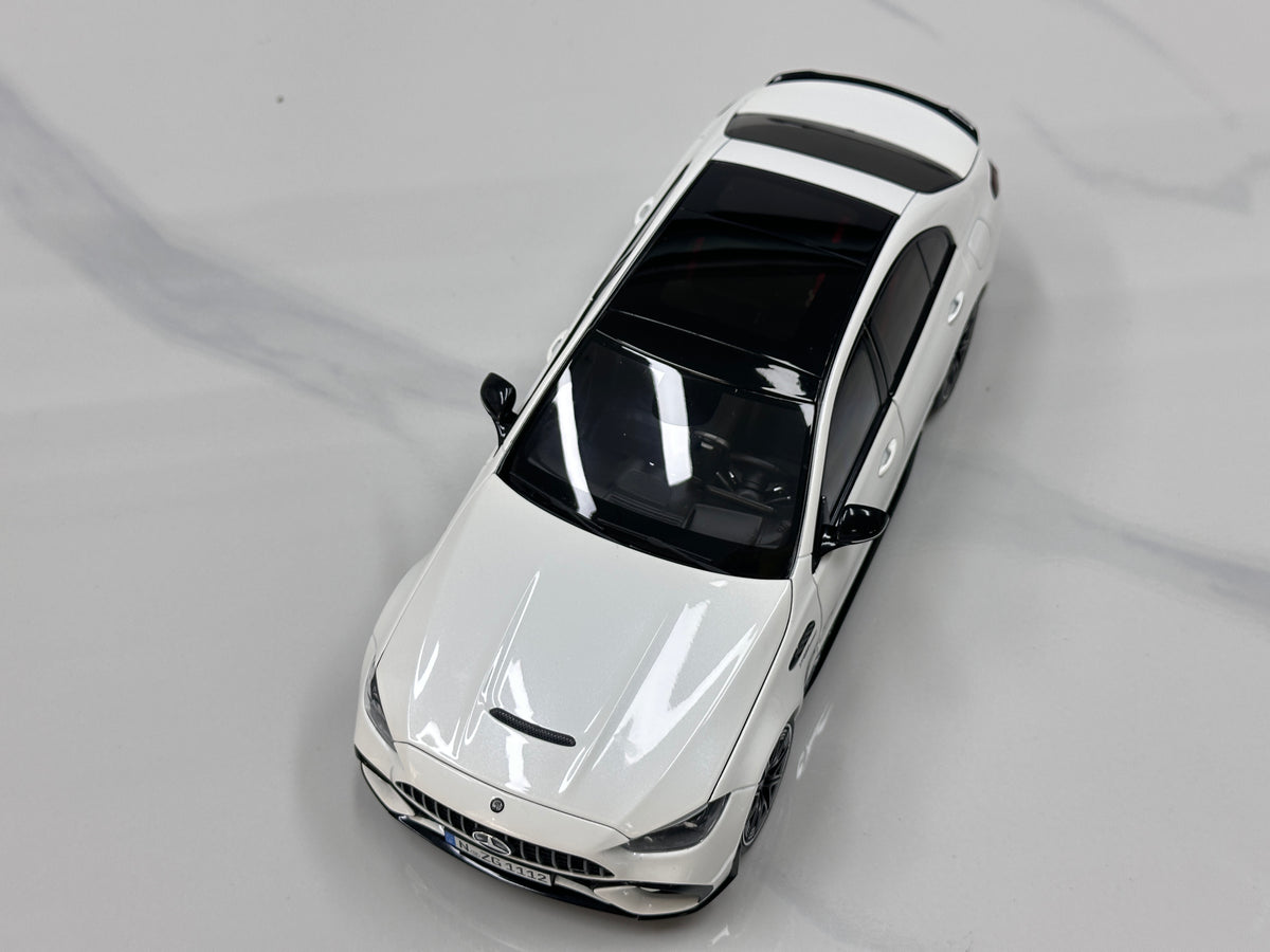 NZG 1/18 Mercedes-AMG C63 S E-Performance Gloss White (111200040)