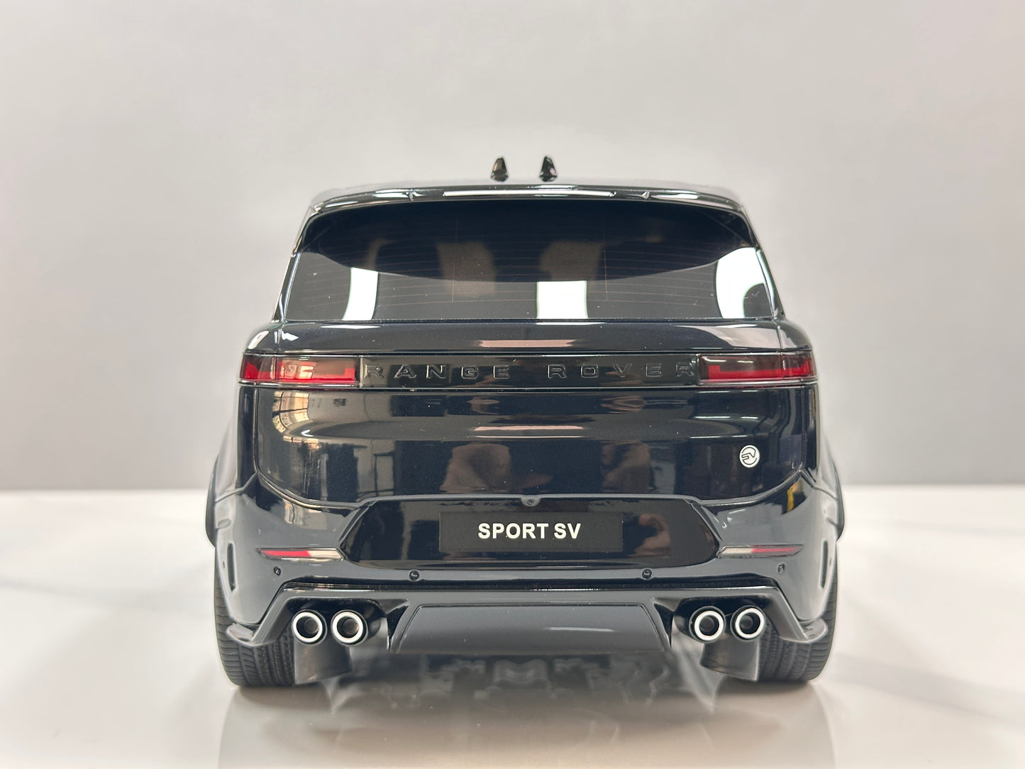 GT Spirit 1/12 Land Rover Range Rover Sport SV Edition Two Black GT555