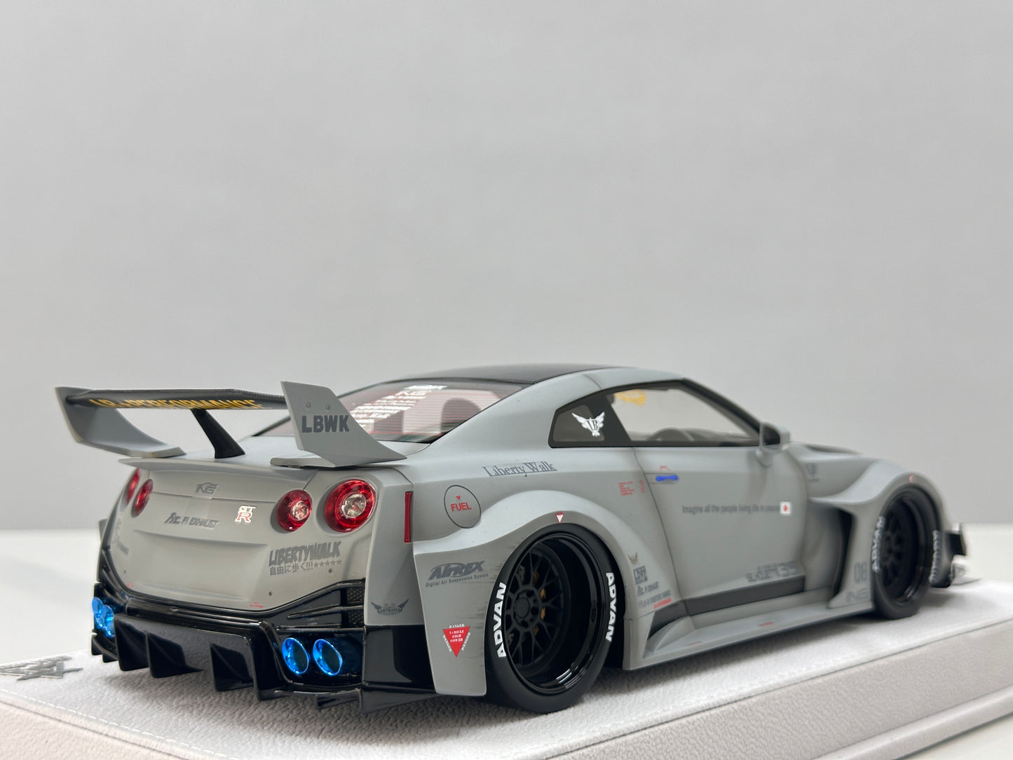 BBA MODEL 1/18 Nissan GTR 35GT-RR Fighter Gray BBA063