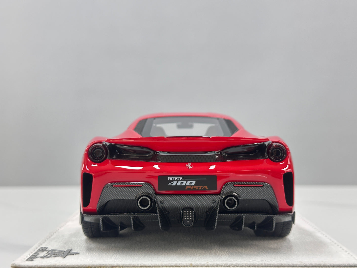BBA Model 1/18 Ferrari 488 Pista Standard Red BBA087