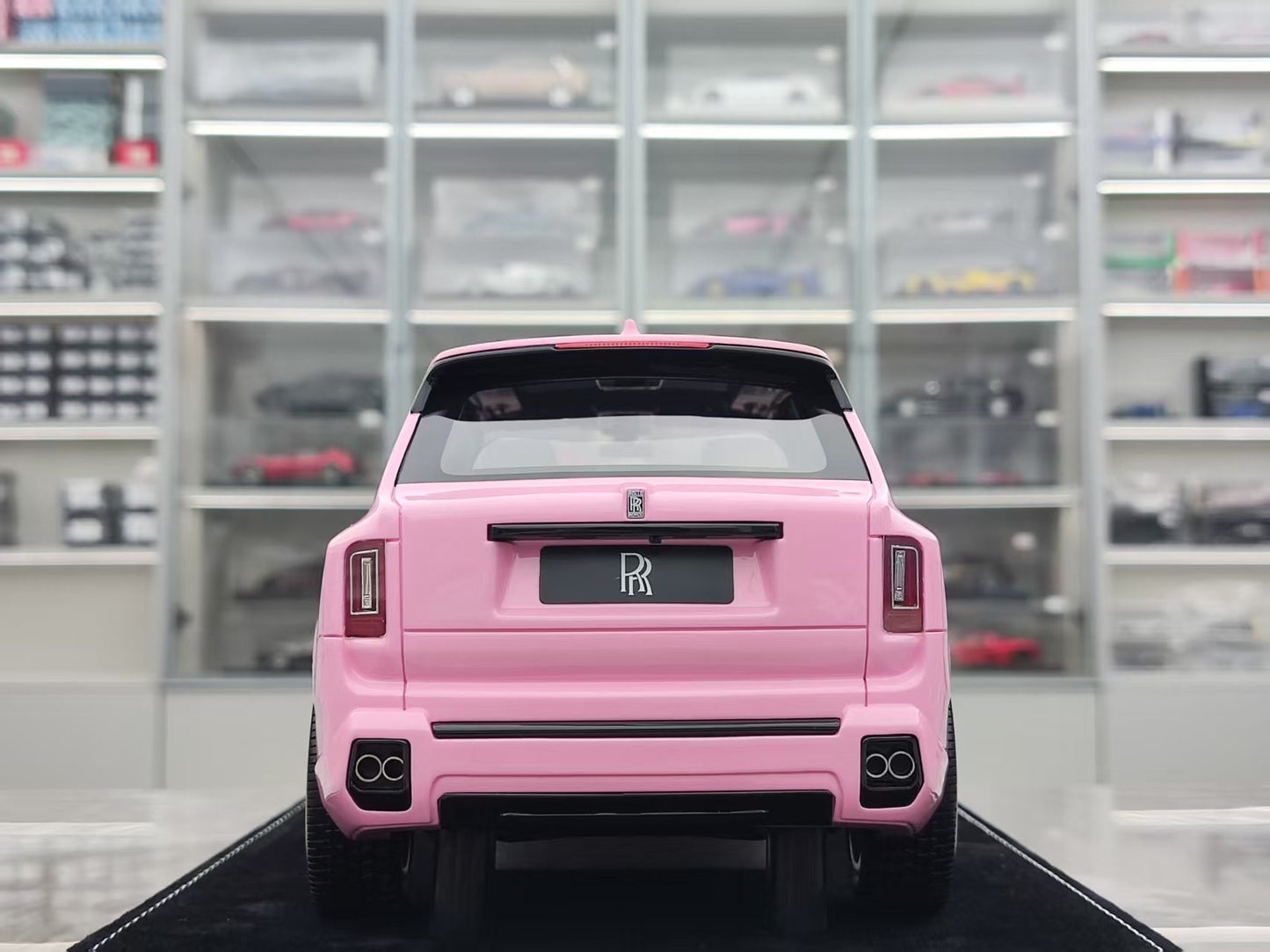 HH Model 1/18 Rolls-Royce Cullinan BB Light Pink HH542