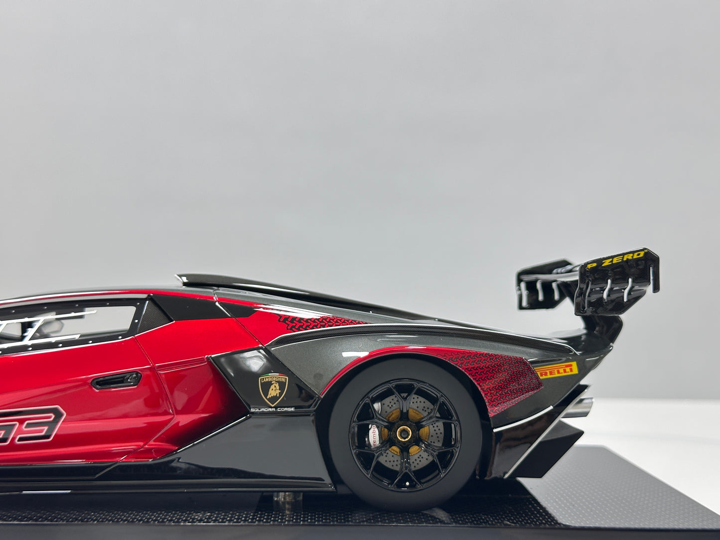 Custom Edition 1/18 Lamborghini Essenza SCV12 Mars Red CE014