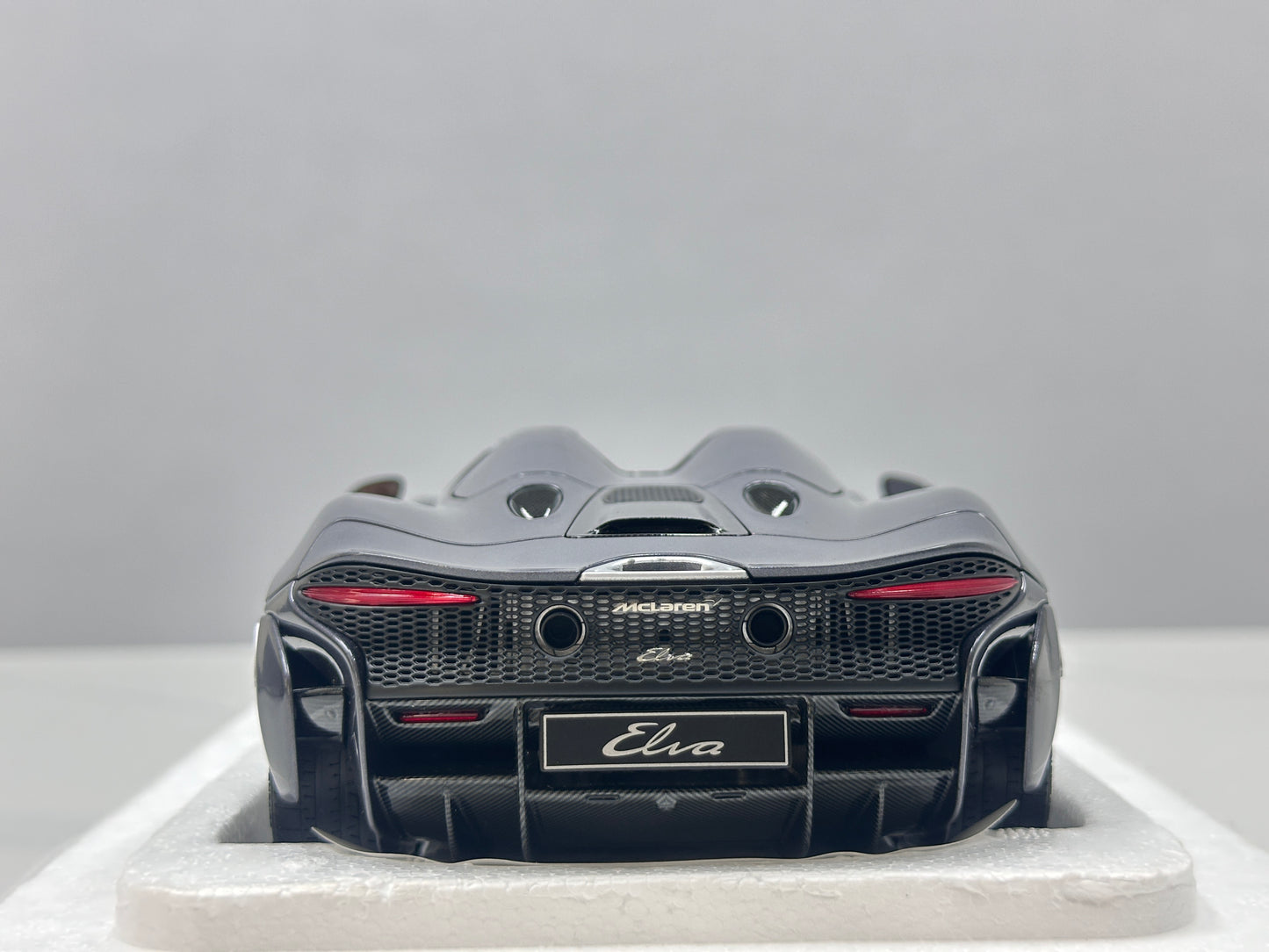 LCD 1/18 McLaren Elva Diecast Model – Metallic Grey (LCD18015-HGM)