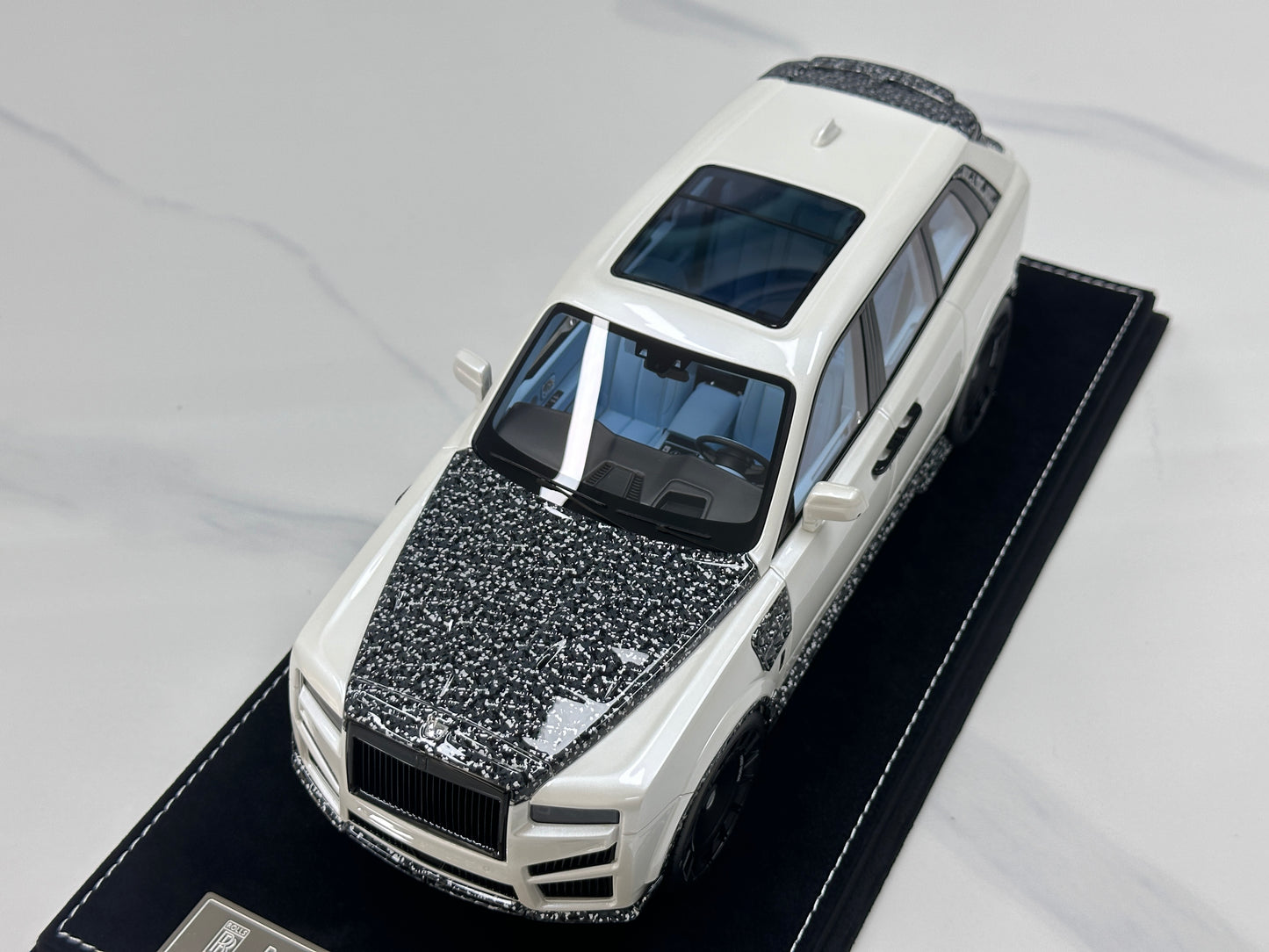 HH MODEL 1/18 Rolls-Royce Cullinan Series II MANSORY Pearl White HH698