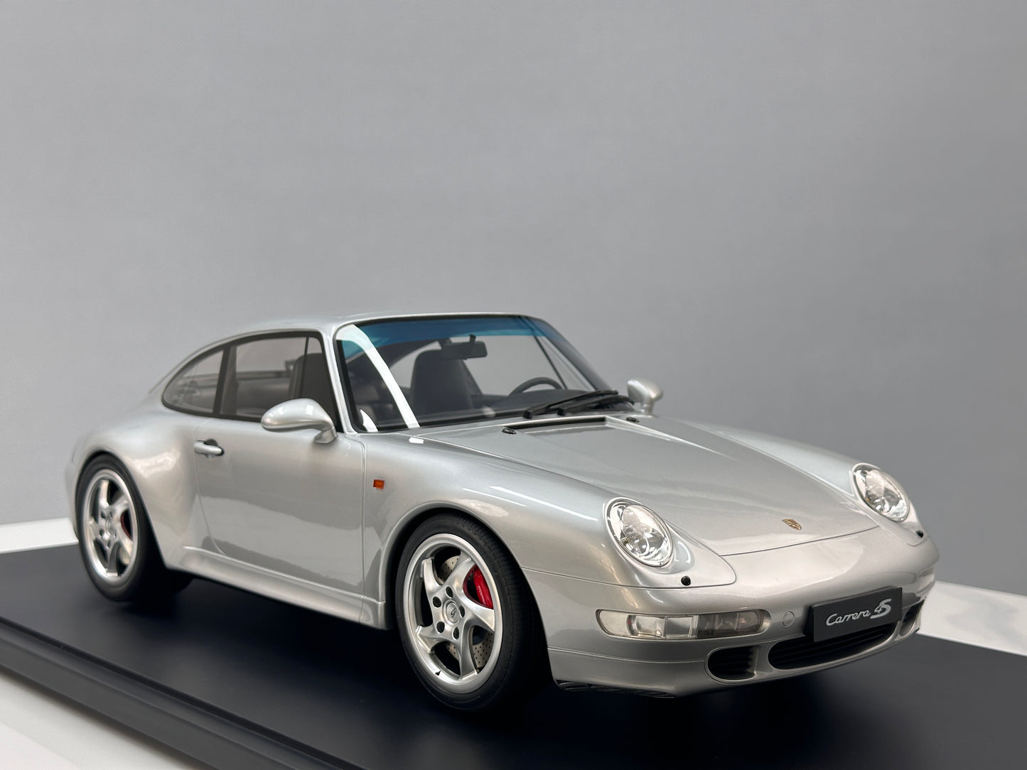 GT Spirit 1/8 Porsche 911 [993] CARRERA 4S Silver GTS801901