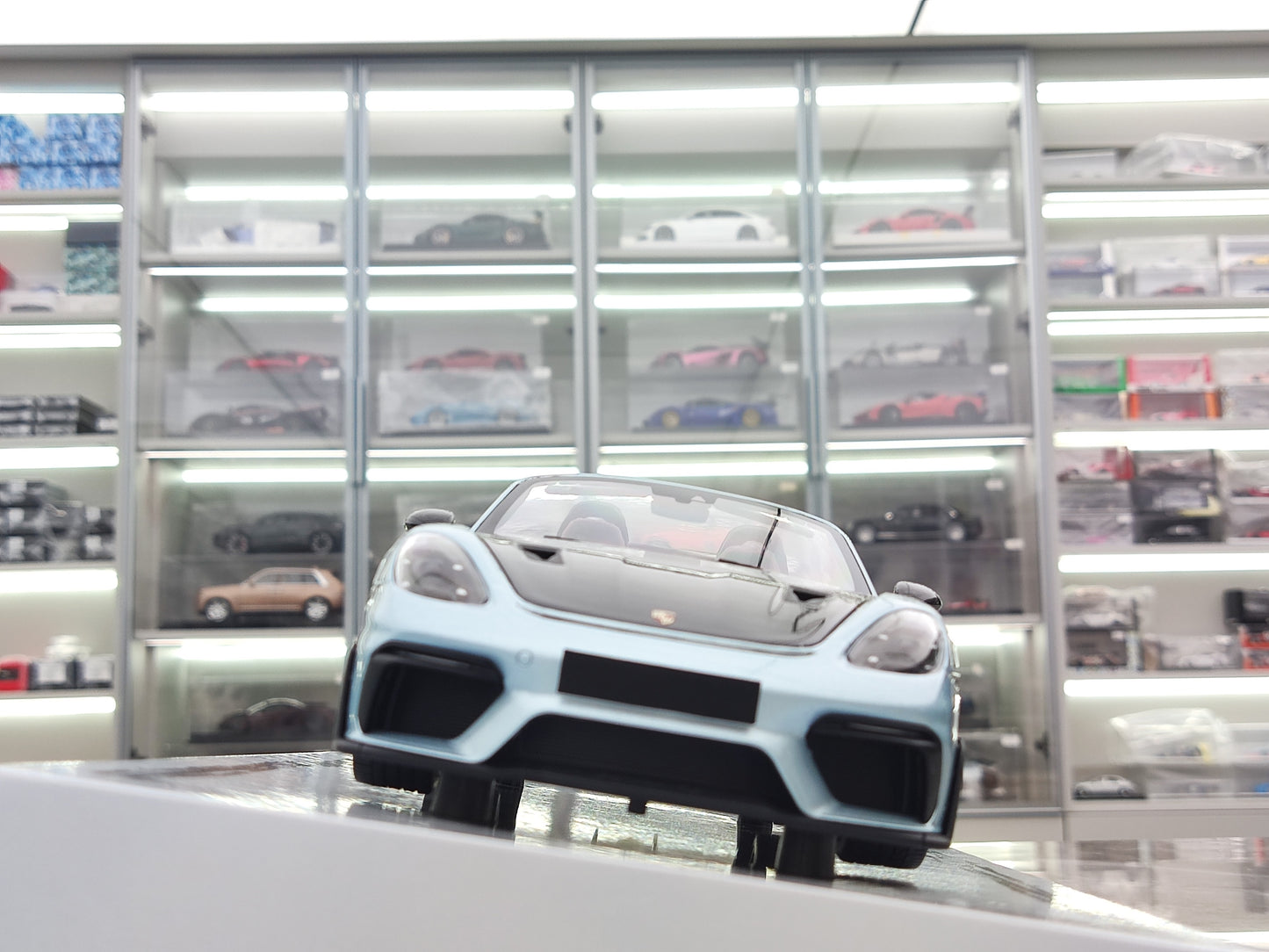 MINICHAMPS 1/18 Porsche 718 SPYDER RS 2024 Glacier Silver Alloy Model 113063133