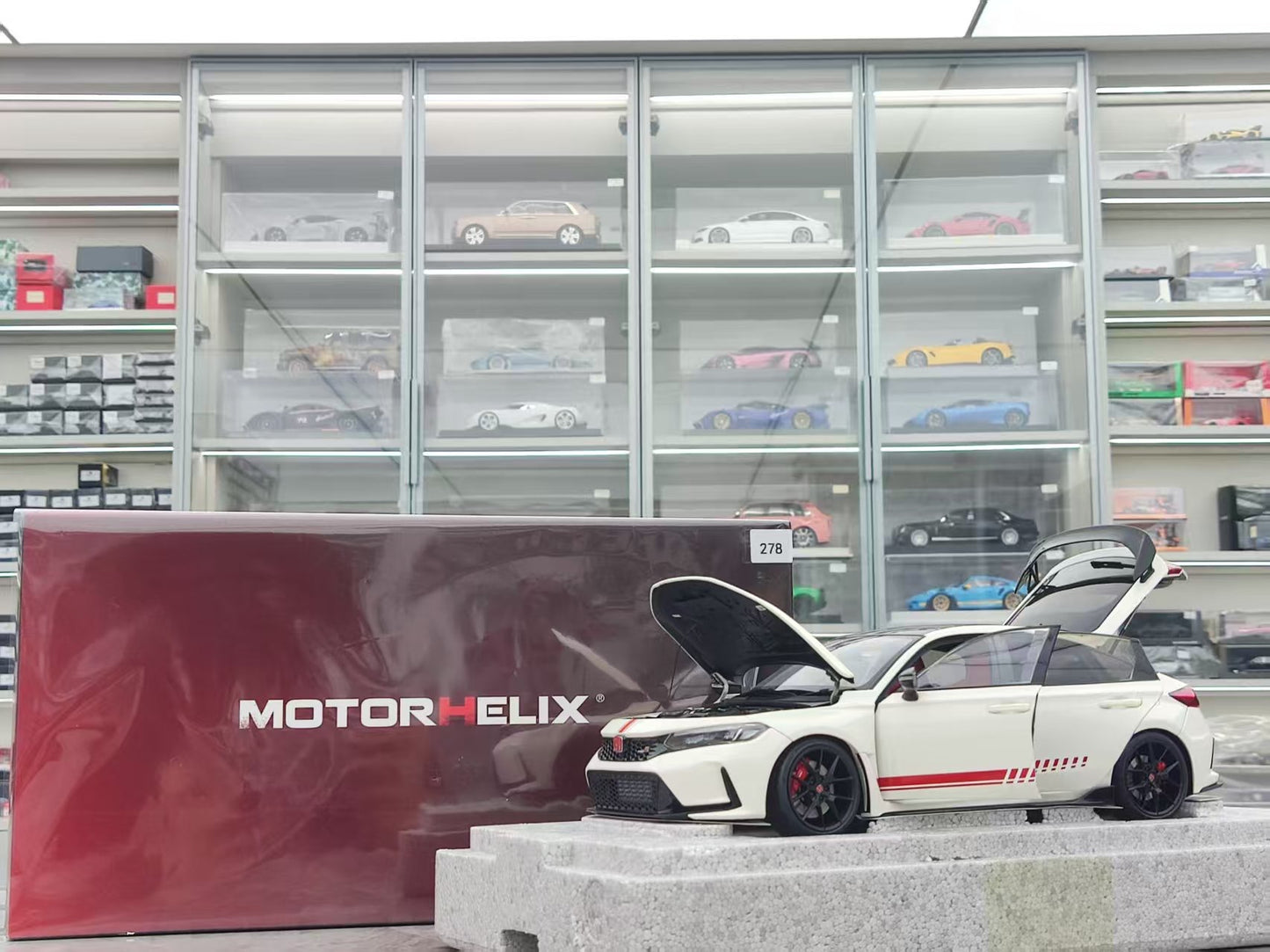 MOTORHELIX 1/18 Honda Civic Type R (FL5) Ultimate Edition, White MH349
