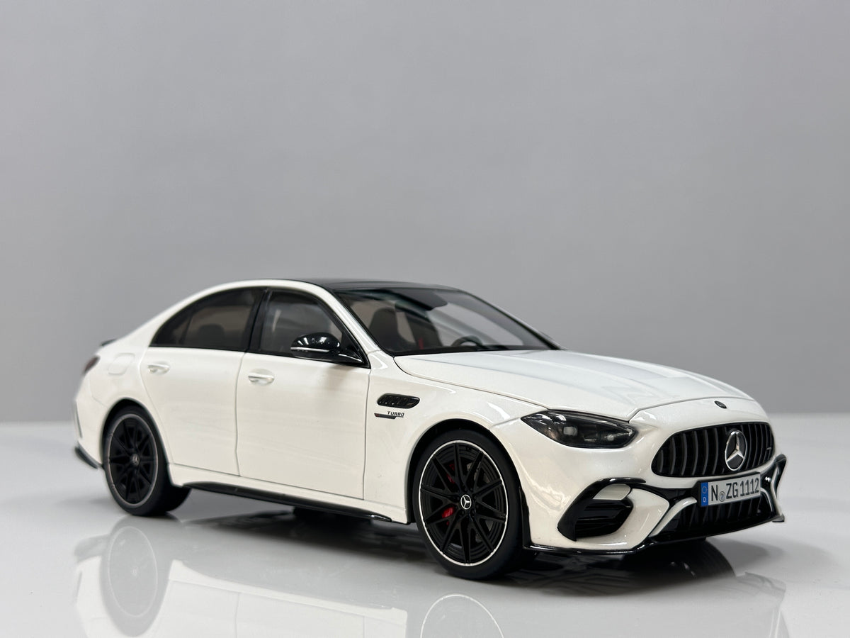 NZG 1/18 Mercedes-AMG C63 S E-Performance Gloss White (111200040)