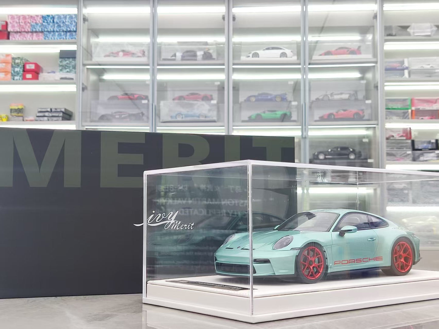 IVY 1/18 Porsche 911 S/T (992) Limited Edition Car Model Birthday Gift