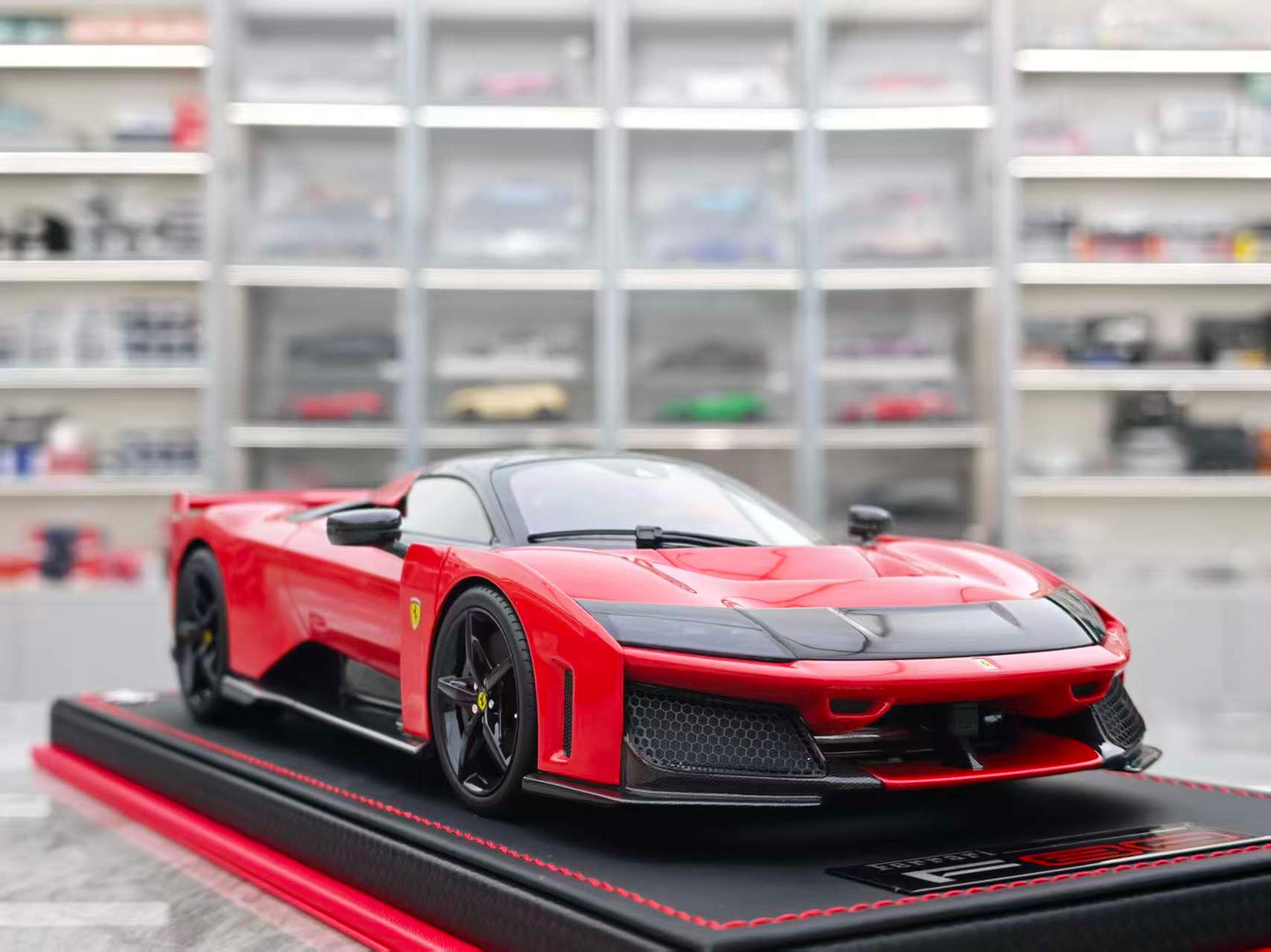 MR 1/18 Ferrari F80 Hardtop Standard Red FE045F
