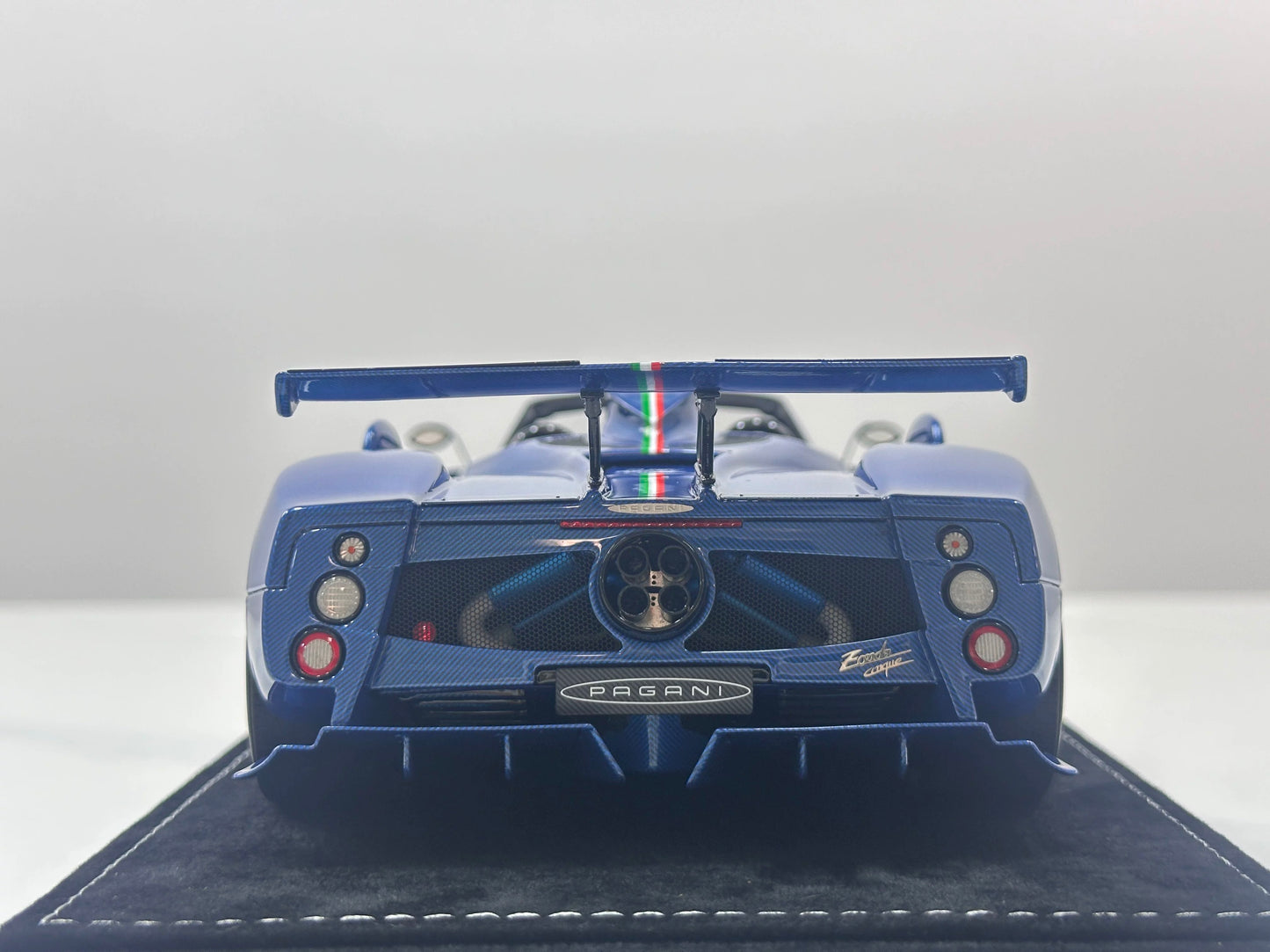 HH Model 1/18 Pagani Zonda Cinque Roadster Blue Full Carbon HH614