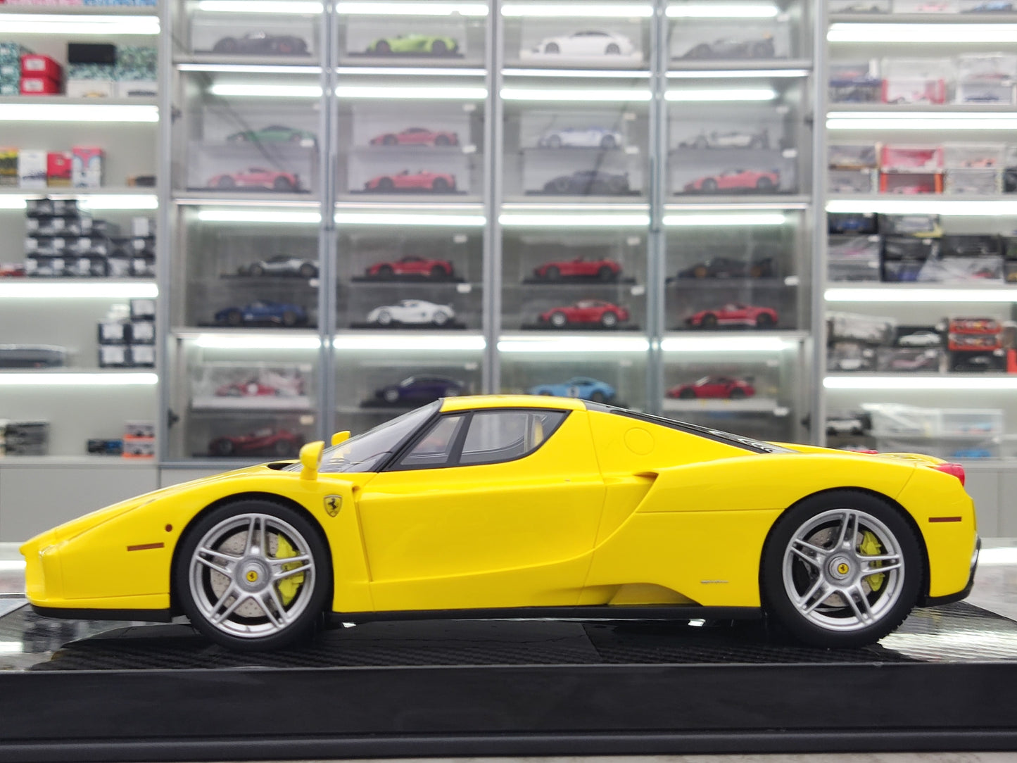 UU 1/18 Ferrari Enzo Yellow Resin Car Model JS-UU006