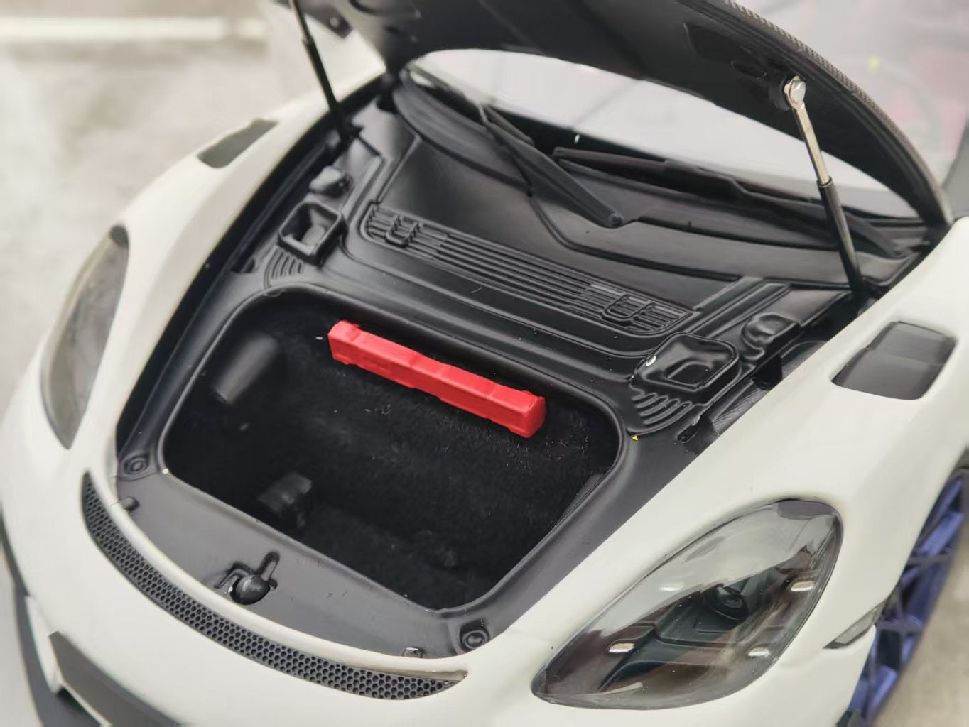 MINICHAMPS 1/18 Porsche 718 Spyder RS White Alloy Car Model 110063131