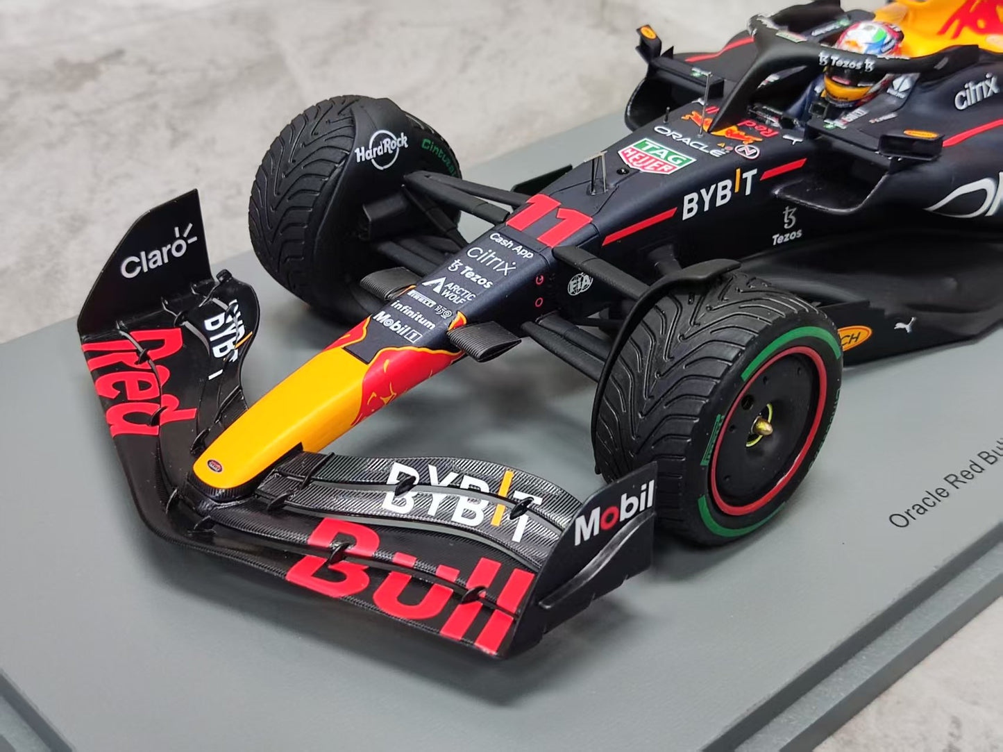 SPARK 1/18 Oracle Red Bull Racing RB18 (18S778)