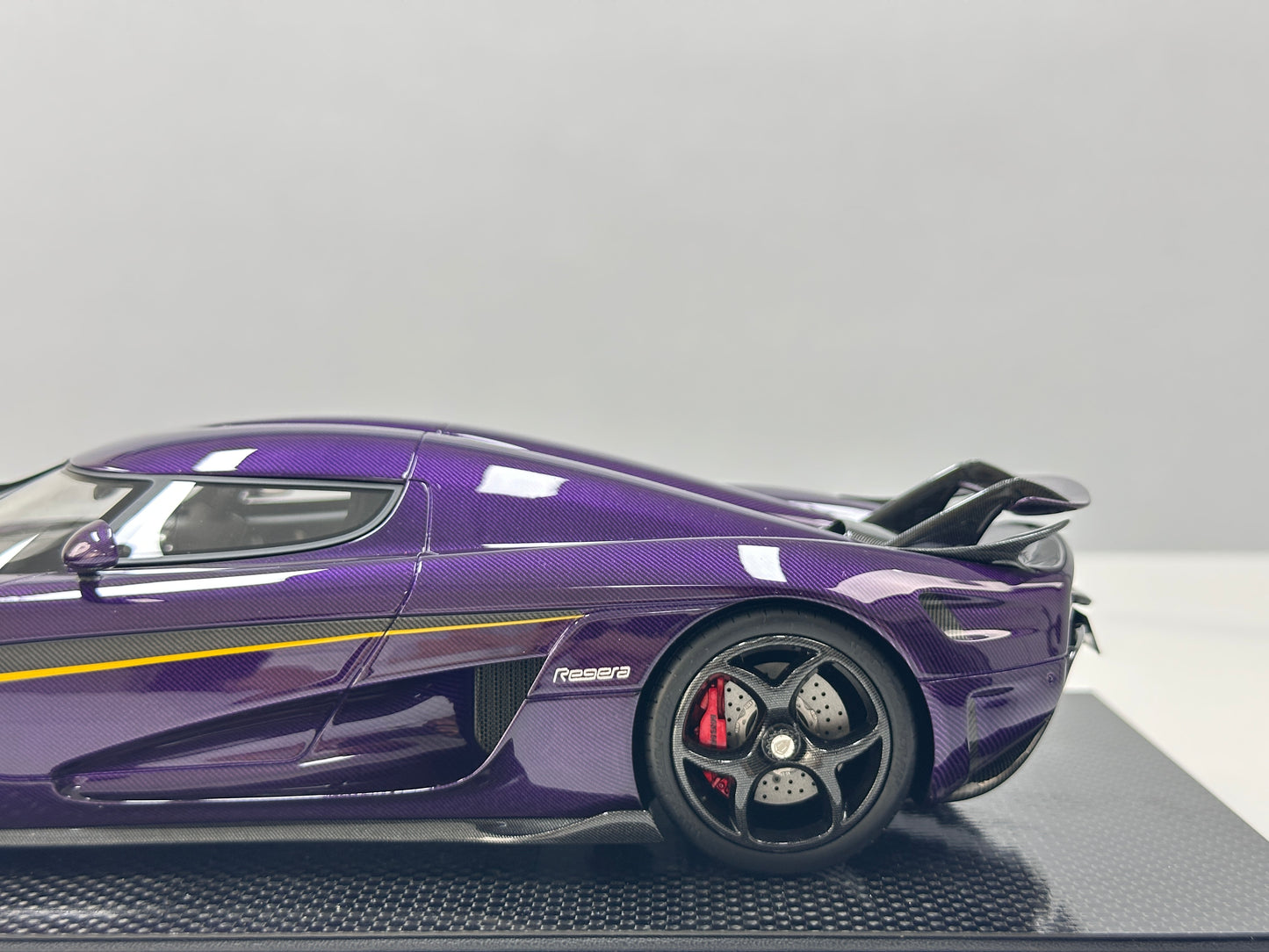 FRONTIART 1/18 Koenigsegg Regera Carbon Purple FA194