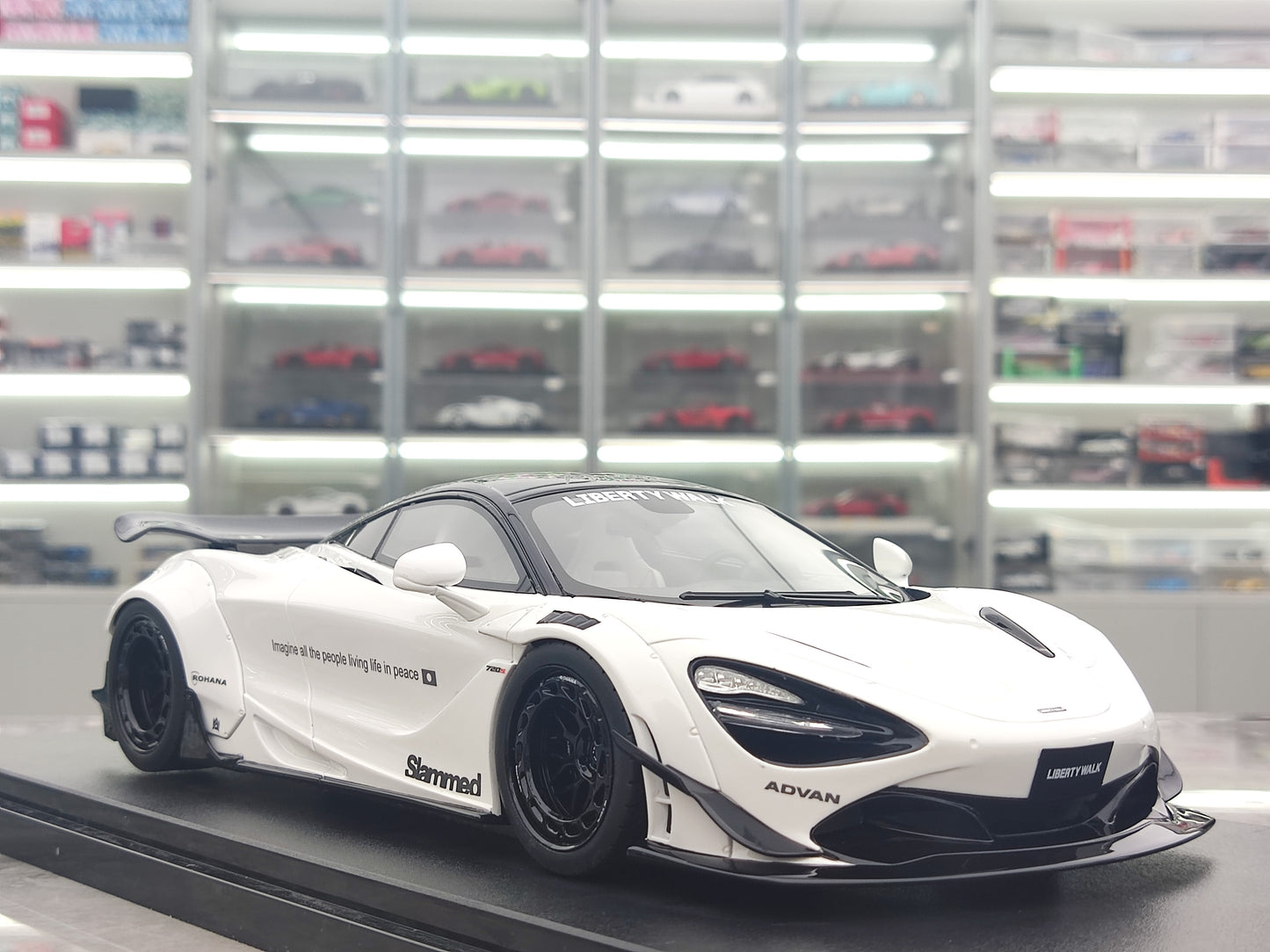 GT Spirit 1/18 McLaren 720S Blanka Simulada Modelaŭto CLDC040