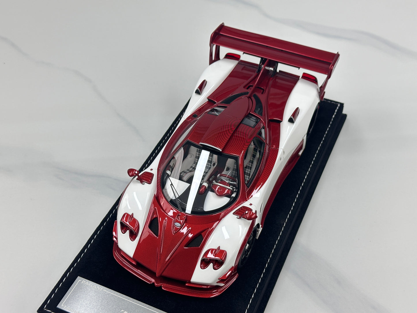 HH Model 1/18 Pagani Zonda (Red & White Carbon Fiber) HH676