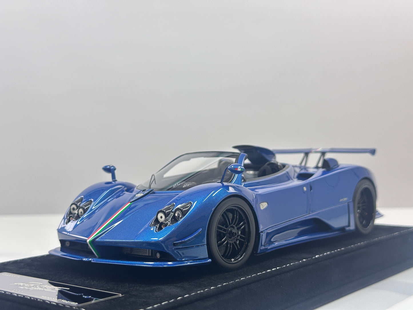 HH Model 1/18 Pagani Zonda Cinque Roadster Blue Full Carbon