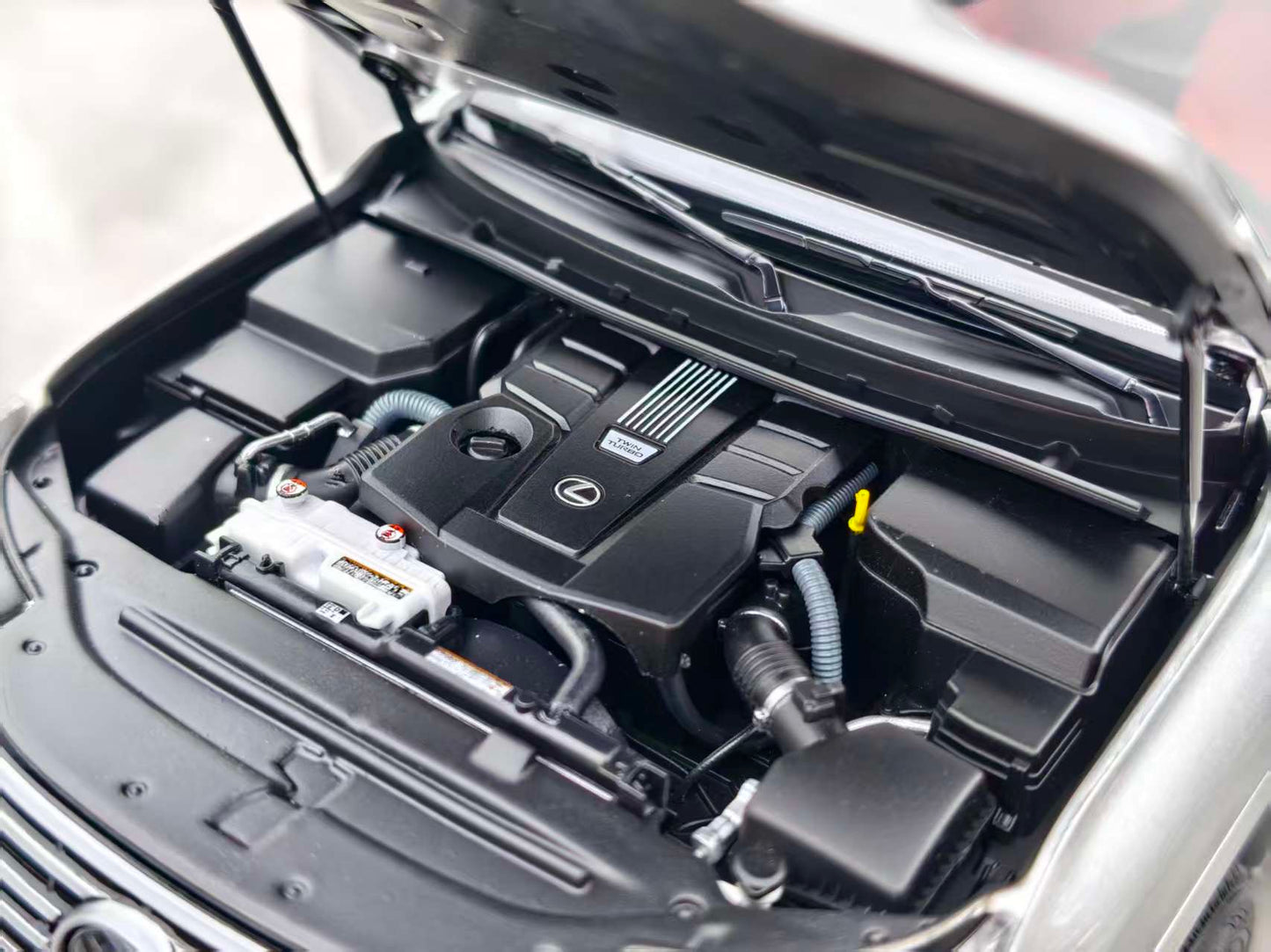 LCD 1/18 Lexus LX600 Silver Alloy Car Model LCD122