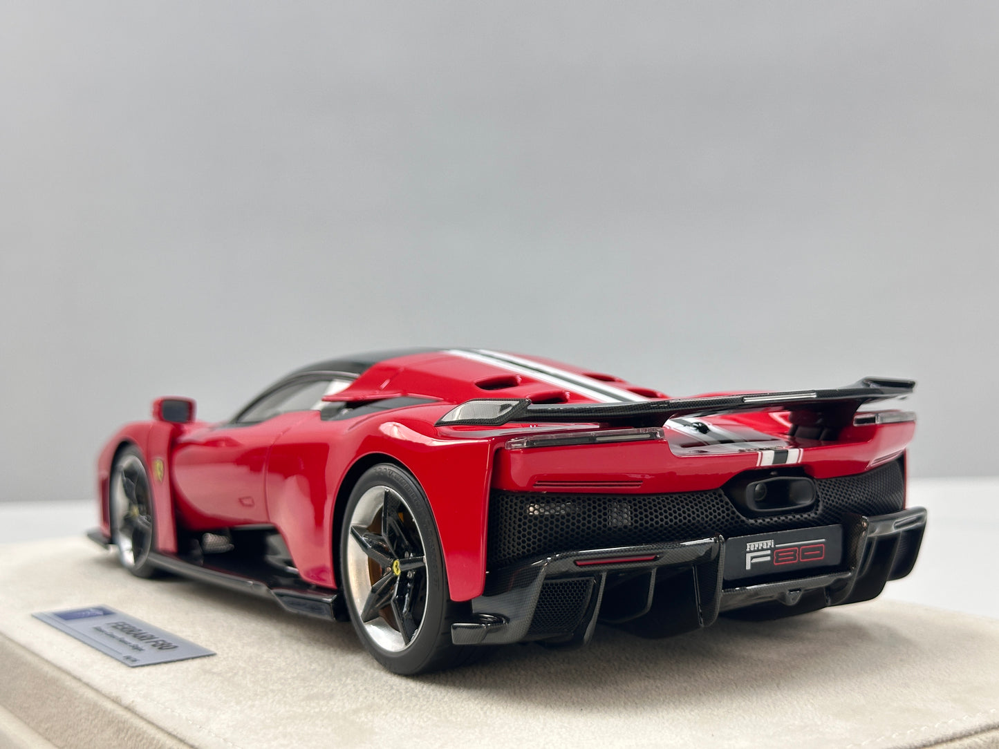 HERMES COLLECTION 1/18 Ferrari F80 (Red Pista Stripe) HC018