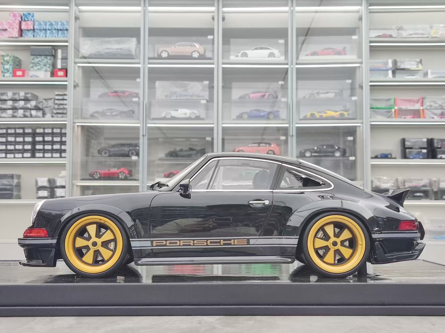 IVY 1/12 Porsche Singer DLS Black SM-IVY001