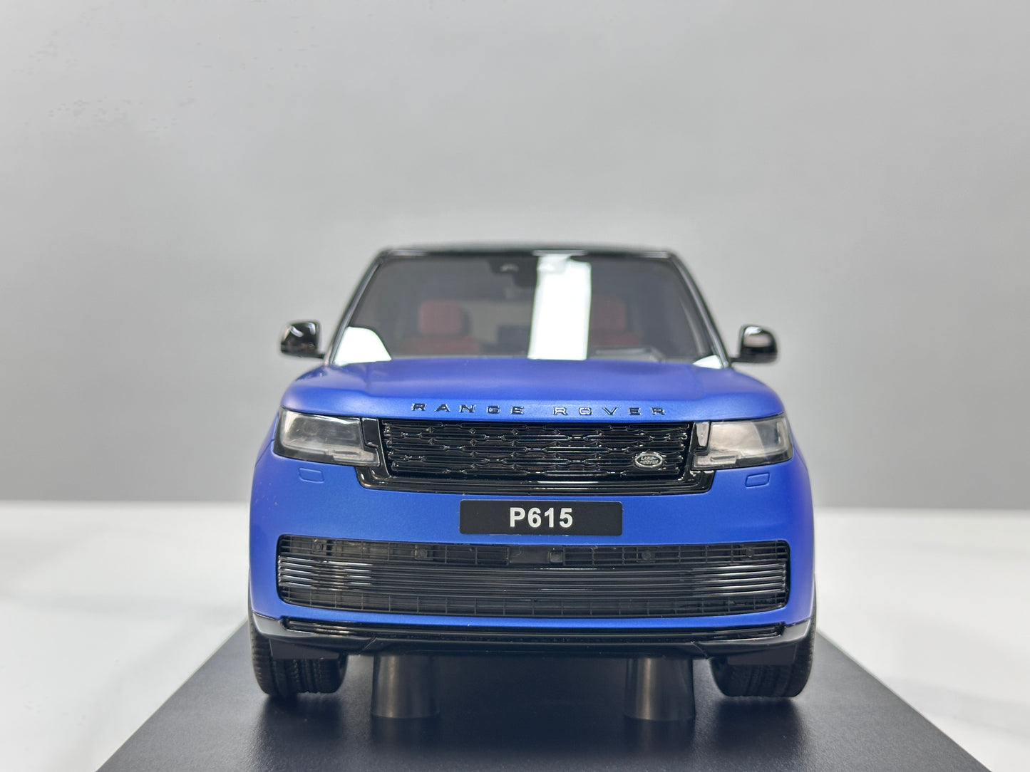 GT Spirit 1/18 Land Rover Range Rover P615 SV Blue GT540