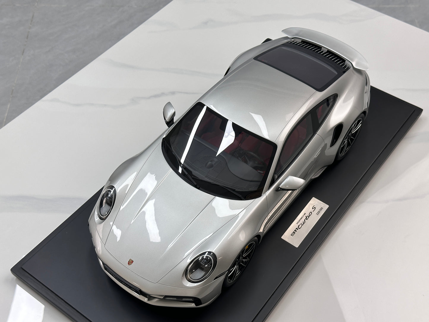 GT Spirit 1/8 Porsche 911 [992.1] TURBO S Silver GTS801801