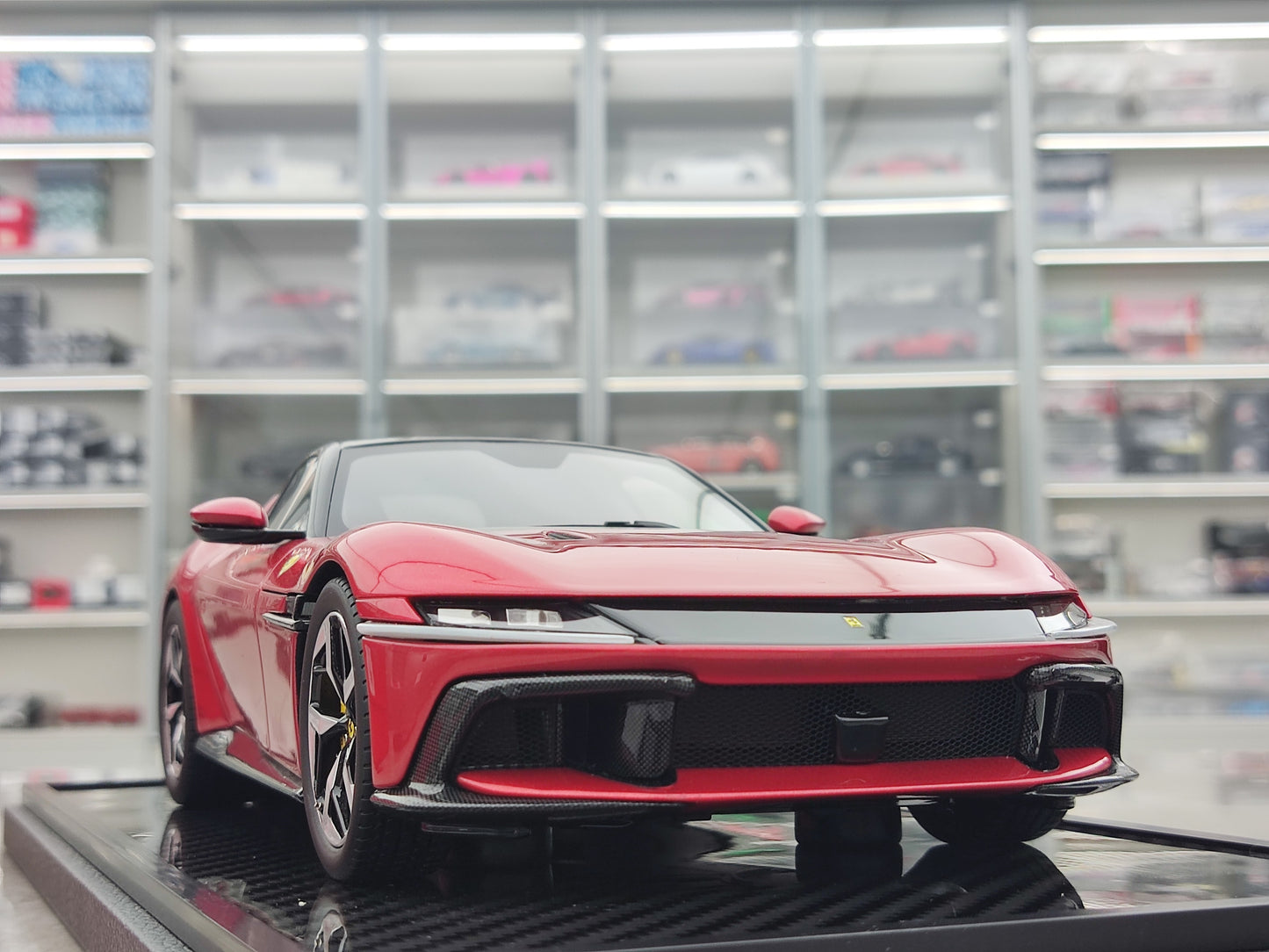 BBR 1/18 Ferrari 12 CILINDRI COUPE Emora Metallic Red P18248FCH