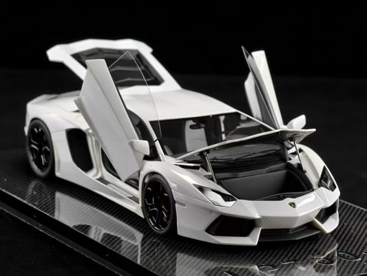 MCM Model 1/18 Lamborghini LP700 Resin Full Open