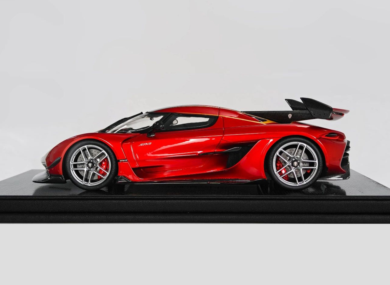 Frontiart 1/18 Koenigsegg Jesko Candy Red simulated car model