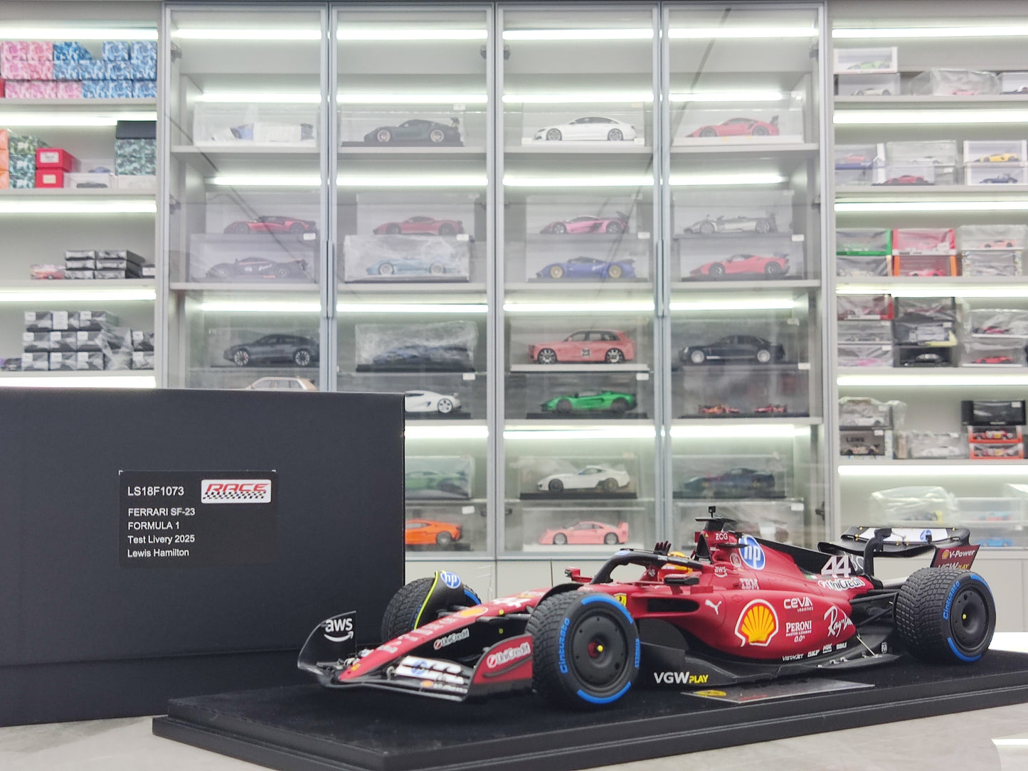 Looksmart 1/18 Ferrari SF-23 Test Fiorano 2025 #44 Lewis Hamilton - First Show in Ferrari Red LS18F1073