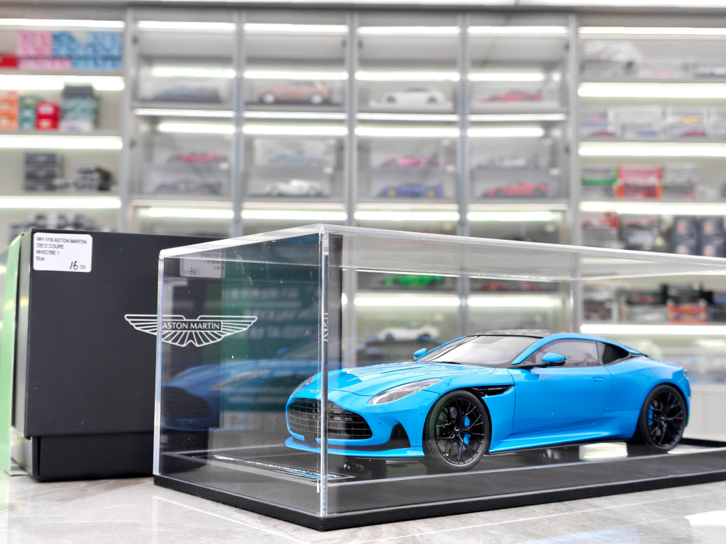 MOTORHELIX 1/18 Aston Martin DB12 COUPE Blue MH330
