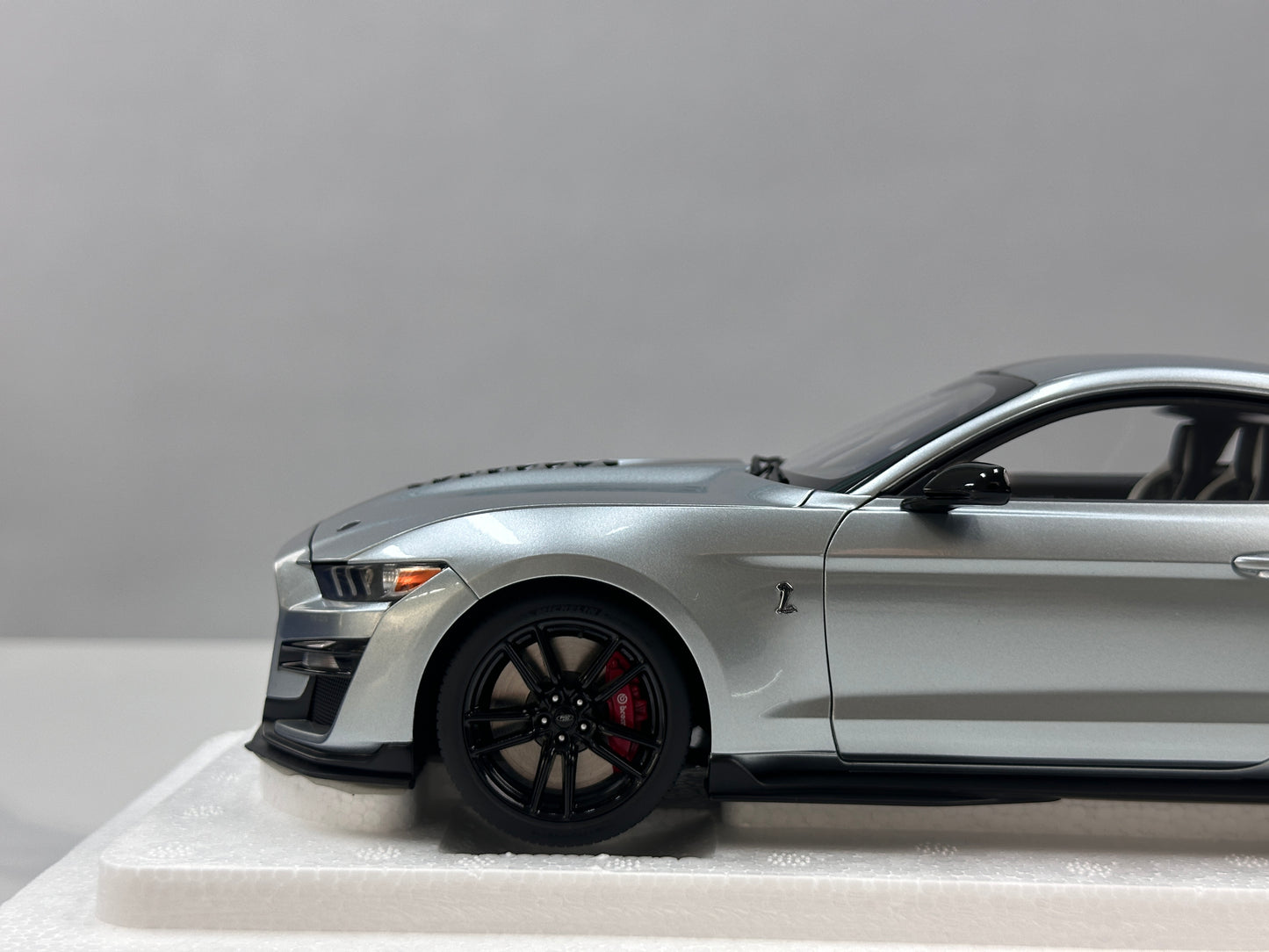 AUTOart 1/18 Ford Mustang Shelby GT500 Silver 73096