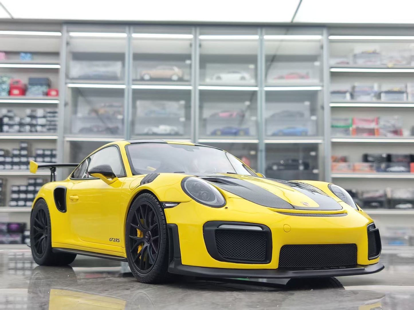 GT Spirit 1/12 Porsche 911 [991.2] GT2 RS WP Yellow GT535