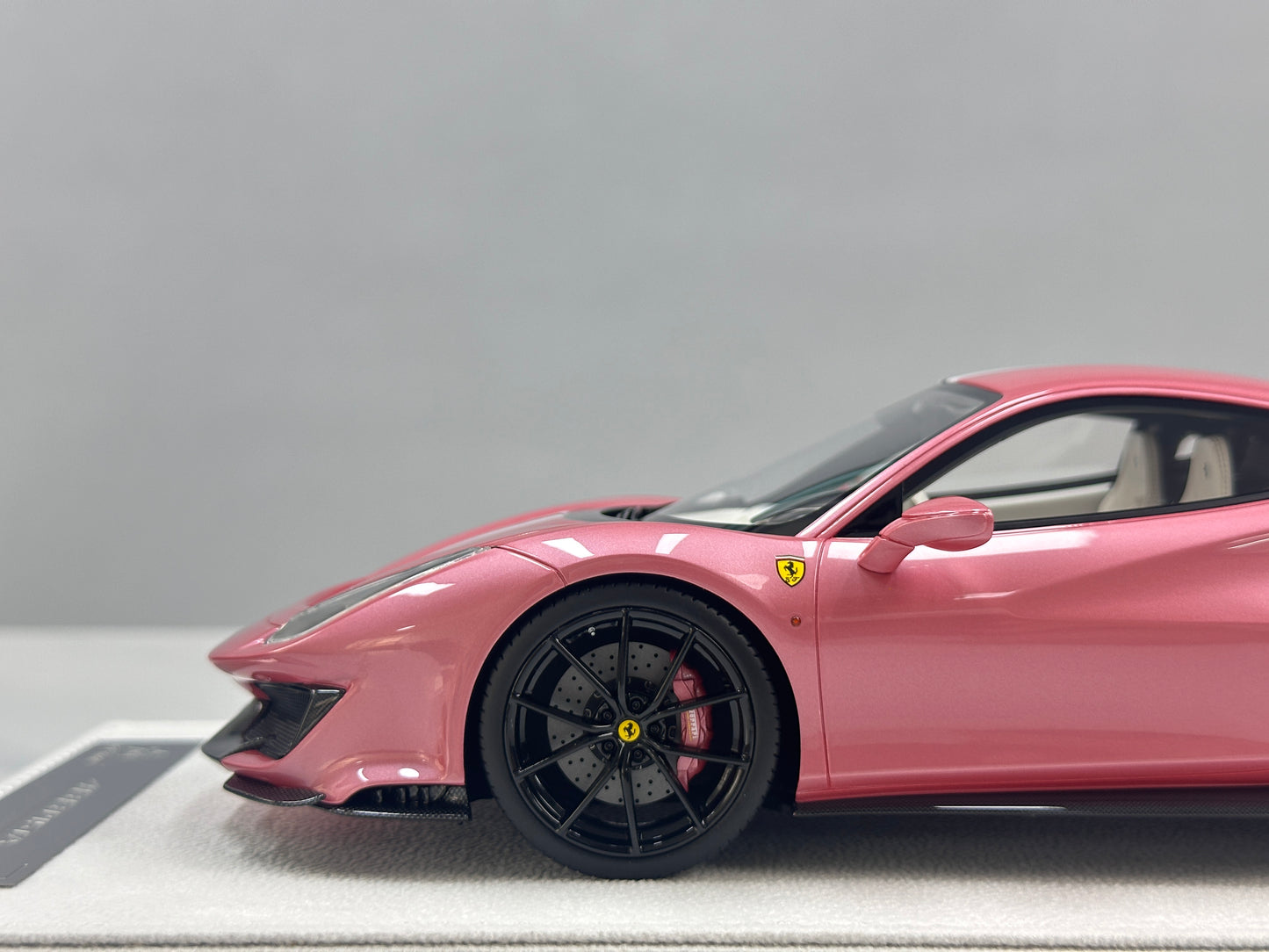 BBA Modelo 1/18 Ferrari 488 Pista Rosa BBA092