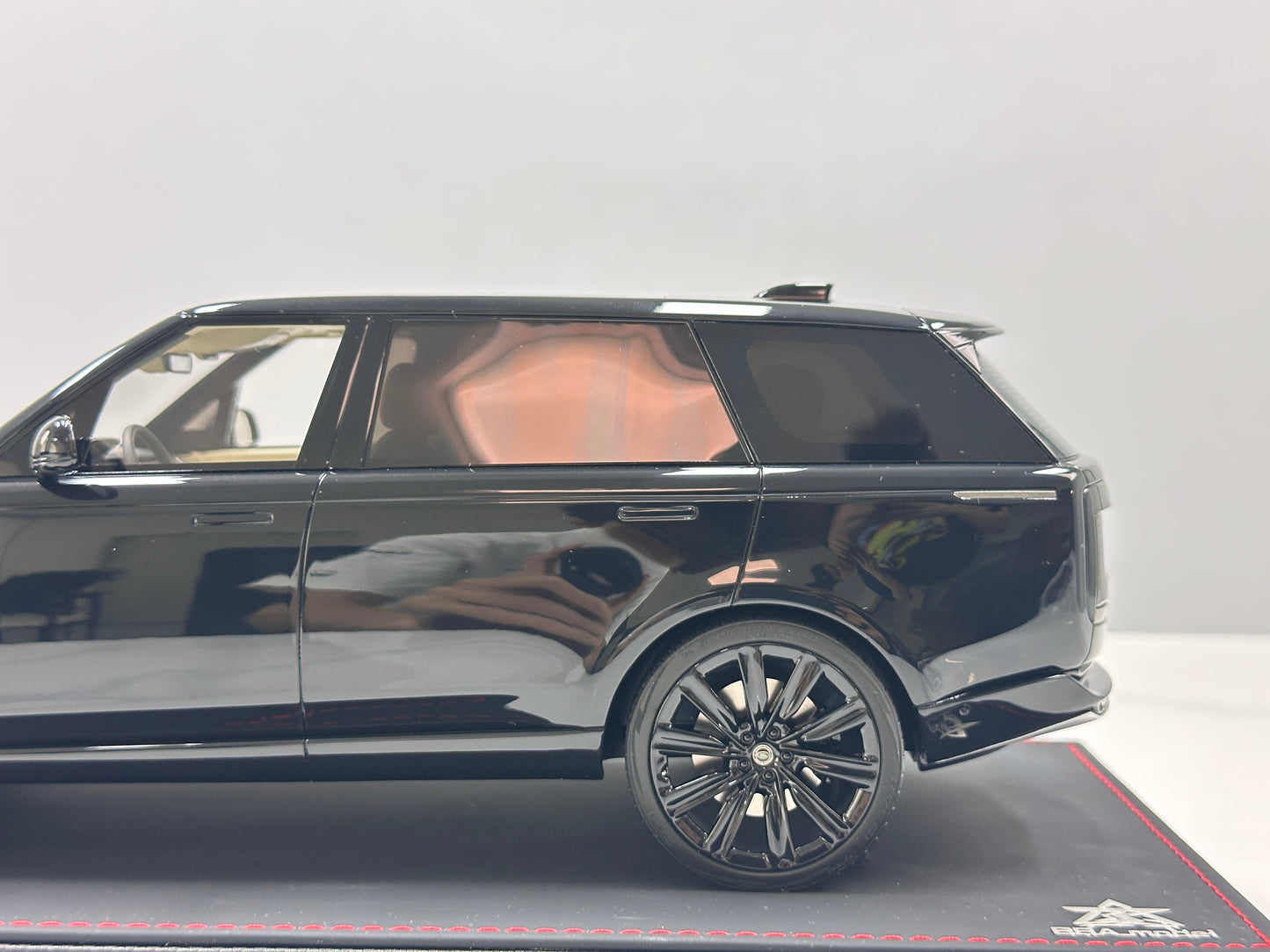 BBA MODEL 1/18 Land Rover Range Rover Autobiography Long Wheelbase Jet Black BBA069