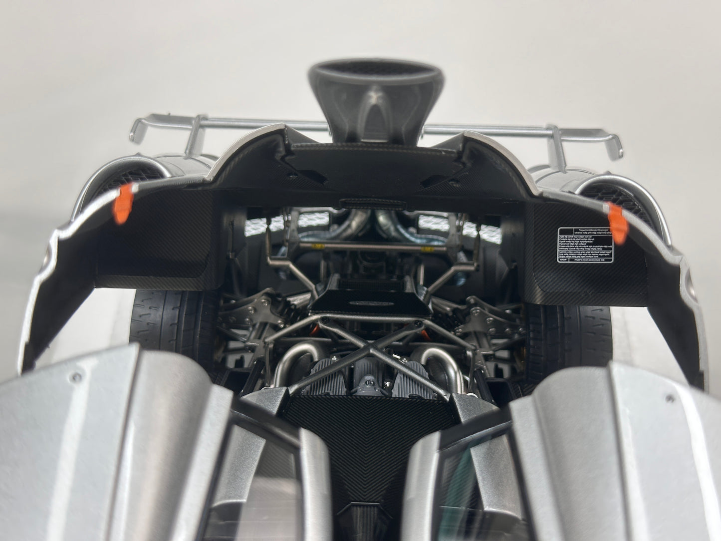LCD 1/18 Pagani Imola Silver (LCD125)